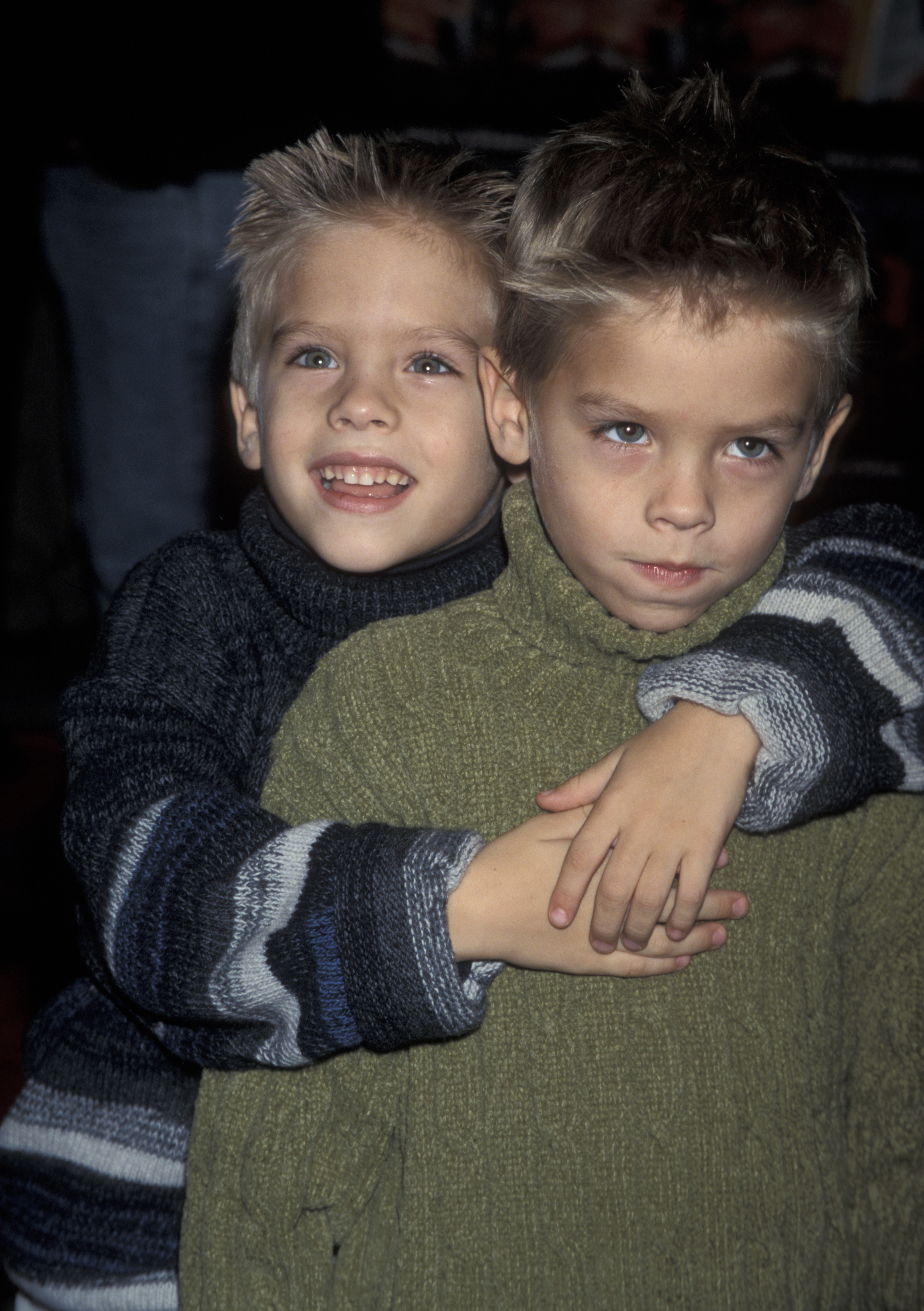 Cole and Dylan Sprouse at the New York premiere of "The Waterboy" in 1998. | Source: Getty Images