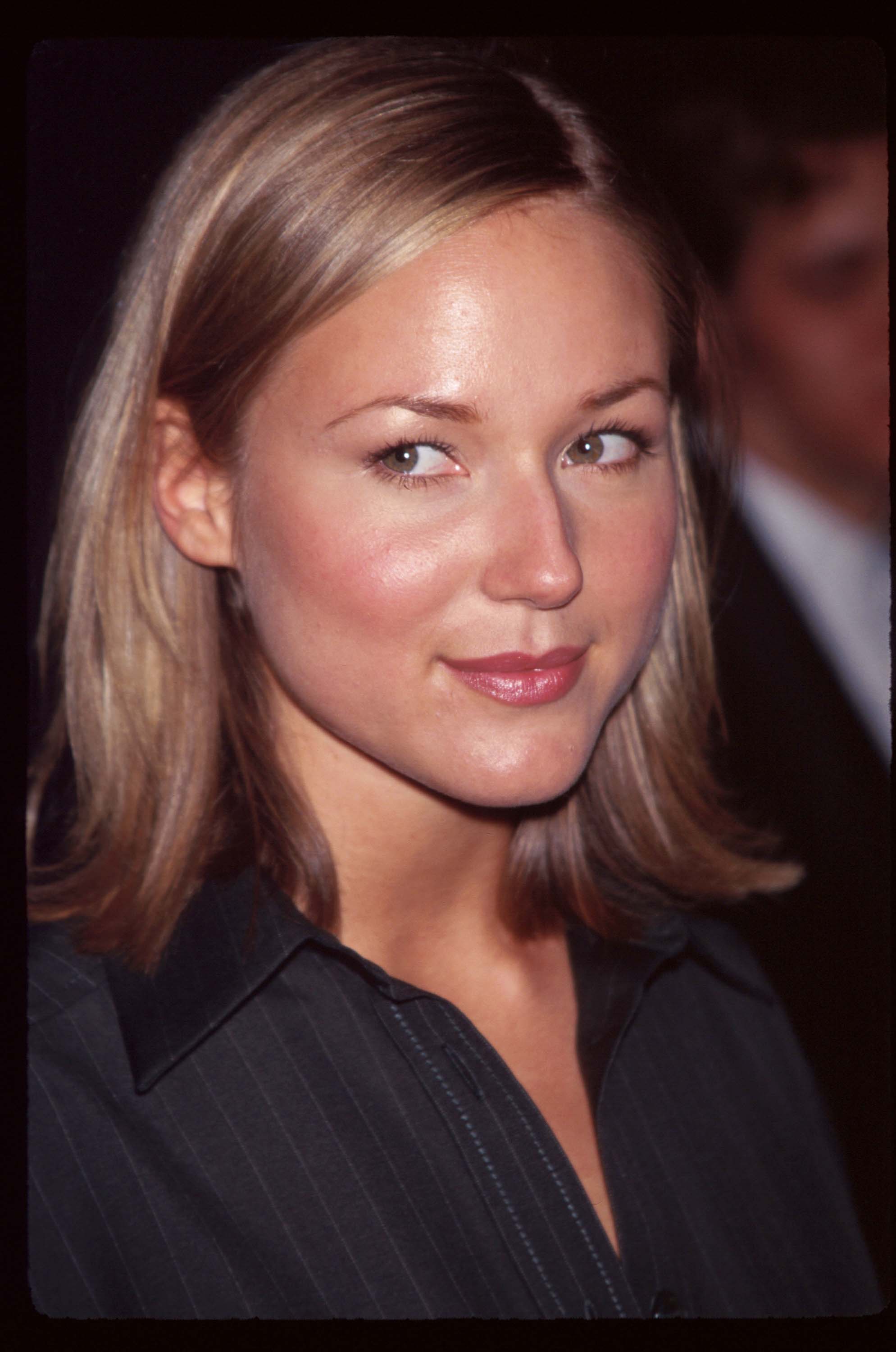 Jewel Kilcher attends the fourth annual Michael Awards fashion gala on 22 April 1996 in New York City. | Source: Getty Images