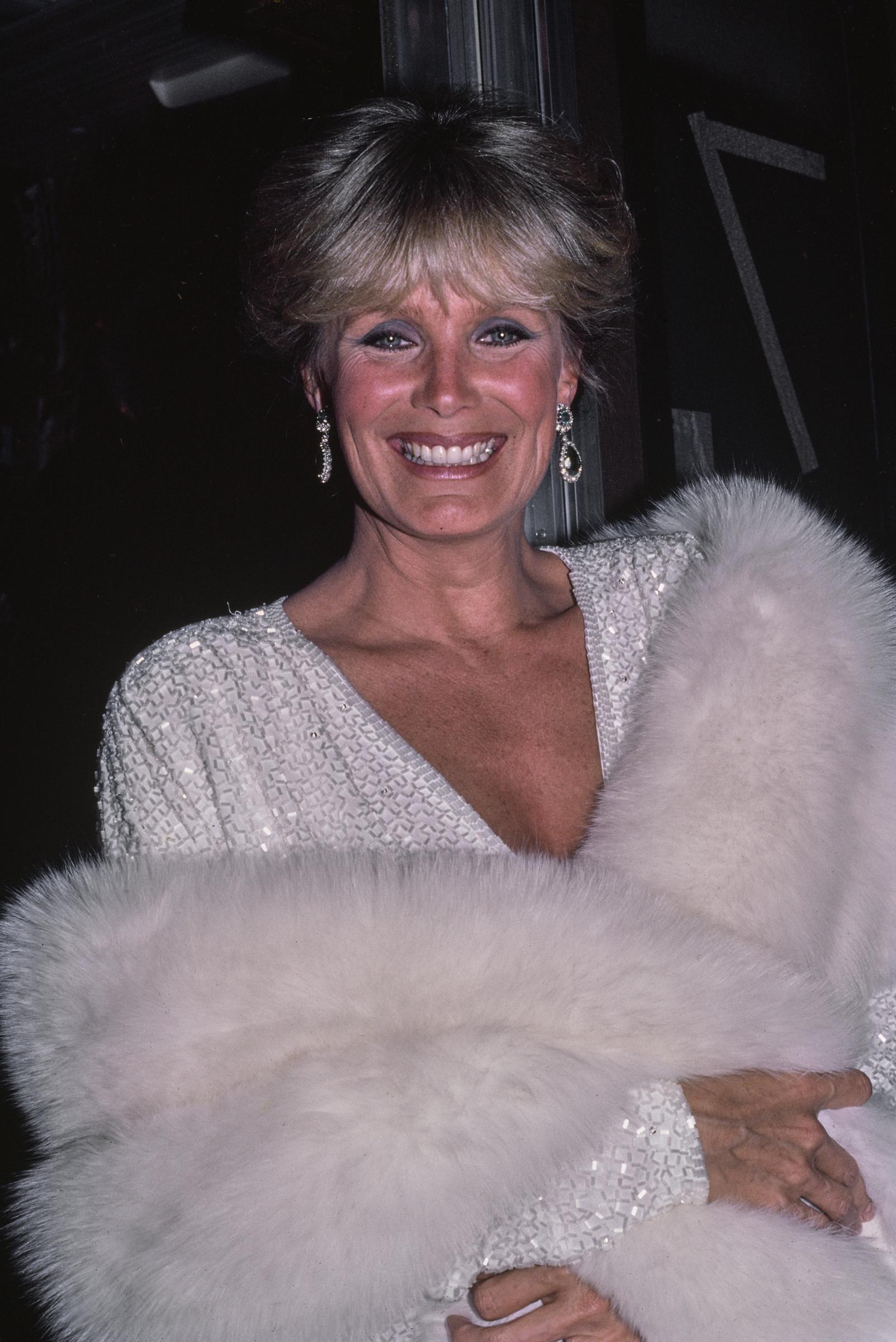 Linda Evans at the Tavern on the Green in Central Park on Manhattan's Upper West Side on May 6, 1982, New York City. | Source: Getty Images