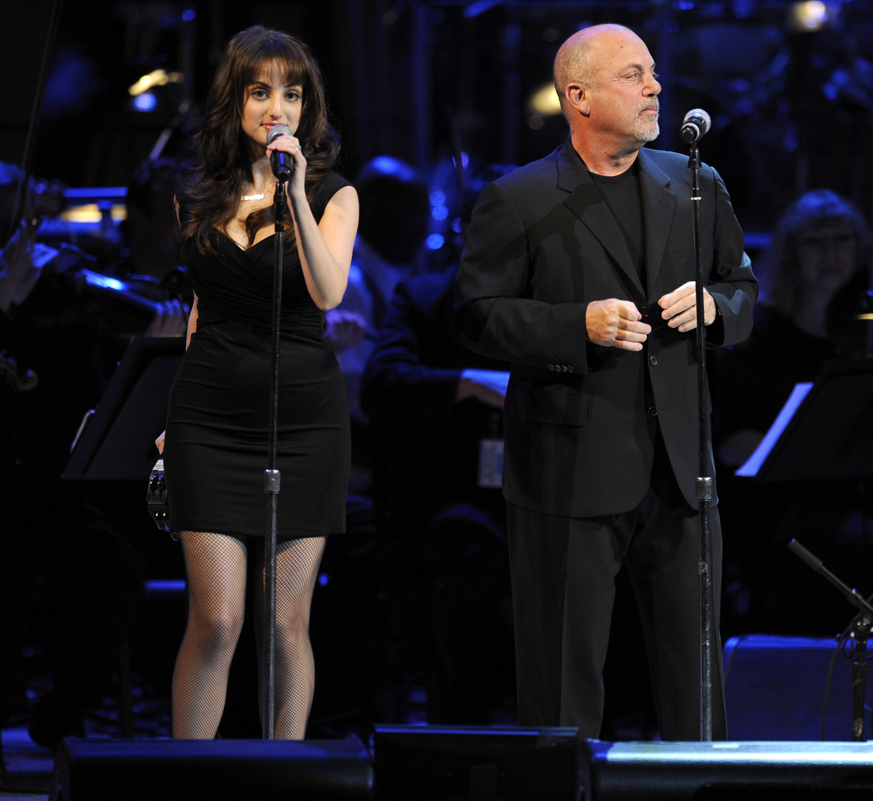 Alexa Ray and Billy Joel perform together during the Rainforest Foundation Fund Benefit Concert at Carnegie Hall in New York City on May 8, 2008 | Source: Getty Images