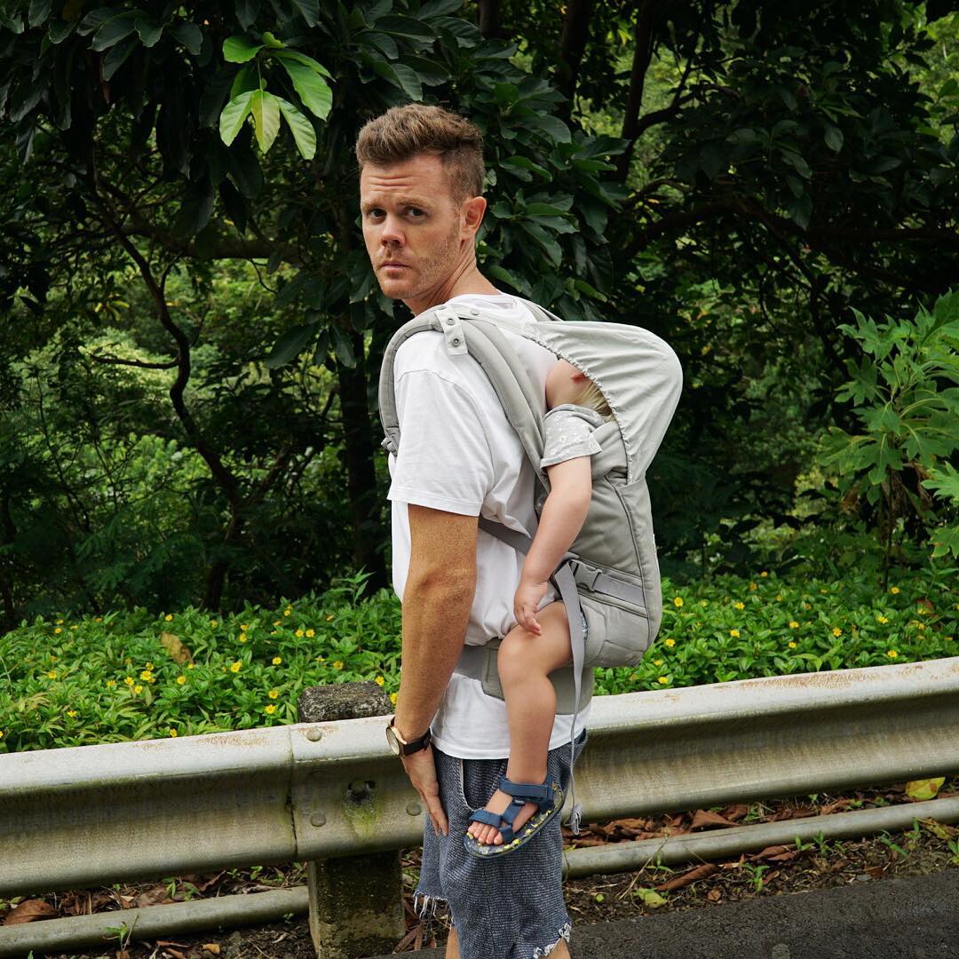 Brandon has described himself as a devoted father as well as a designer, photographer, and creative director. His interests extend beyond the workplace to travel and outdoor adventures. | Source: Instagram/brandonosmond