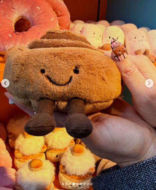 Alyson Hannigan holding a plush toy at the Jellycat Pop-up event, which she posted about on September 26, 2026. | Source: Instagram/alysonhannigan