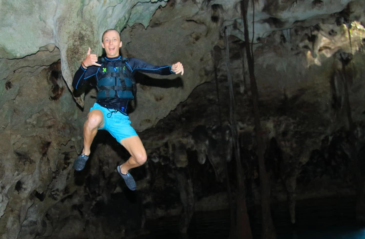 James "Weston" Higginbotham during an outdoor adventure. Family members described the Auburn University student as an experienced hiker, traveler, and nature enthusiast. | Source: Facebook/Nancy Higginbotham