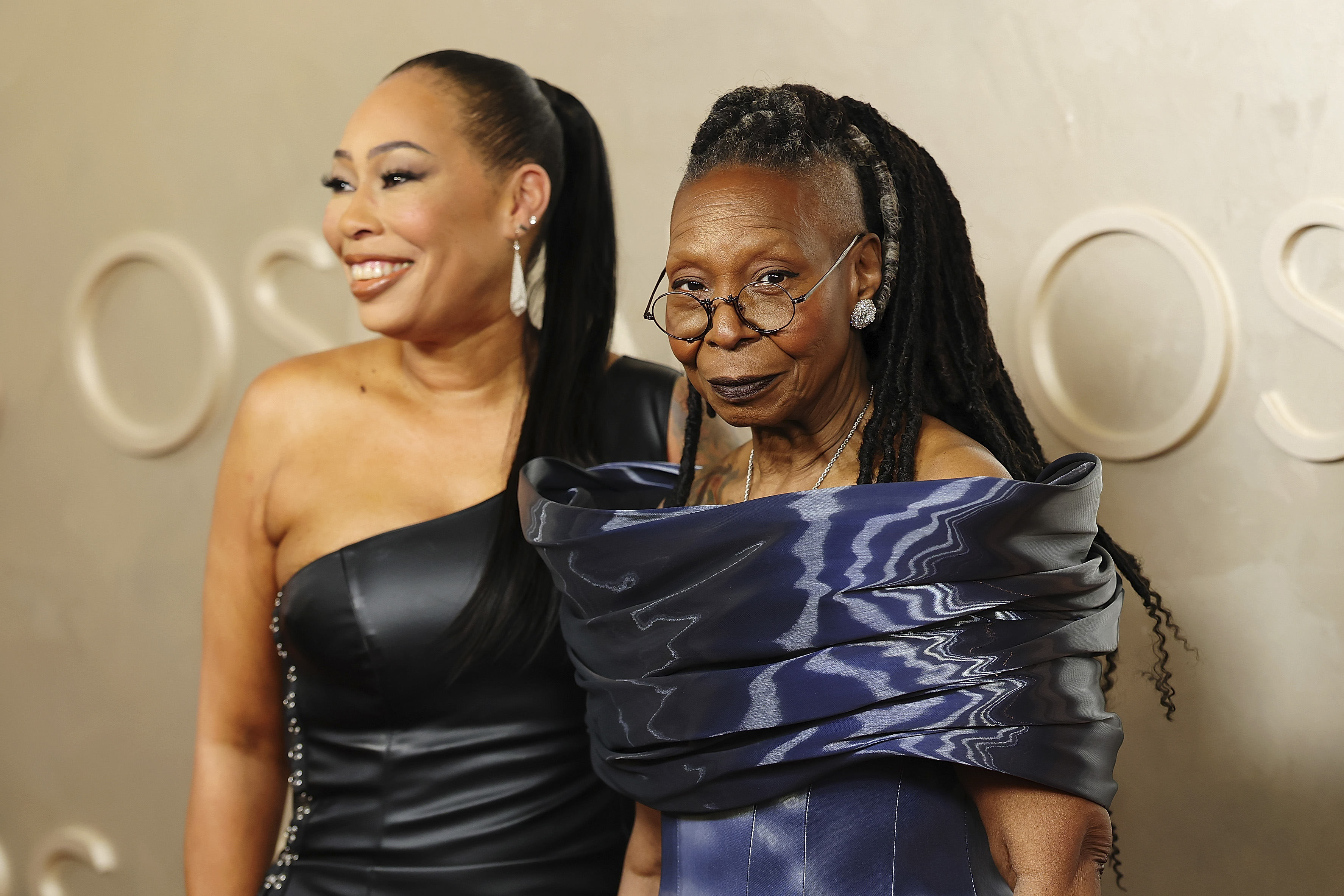 Alex Martin Dean and Whoopi Goldberg attend the 97th Annual Oscars at Dolby Theatre on March 02, 2025, in Hollywood, California. | Source: Getty Images