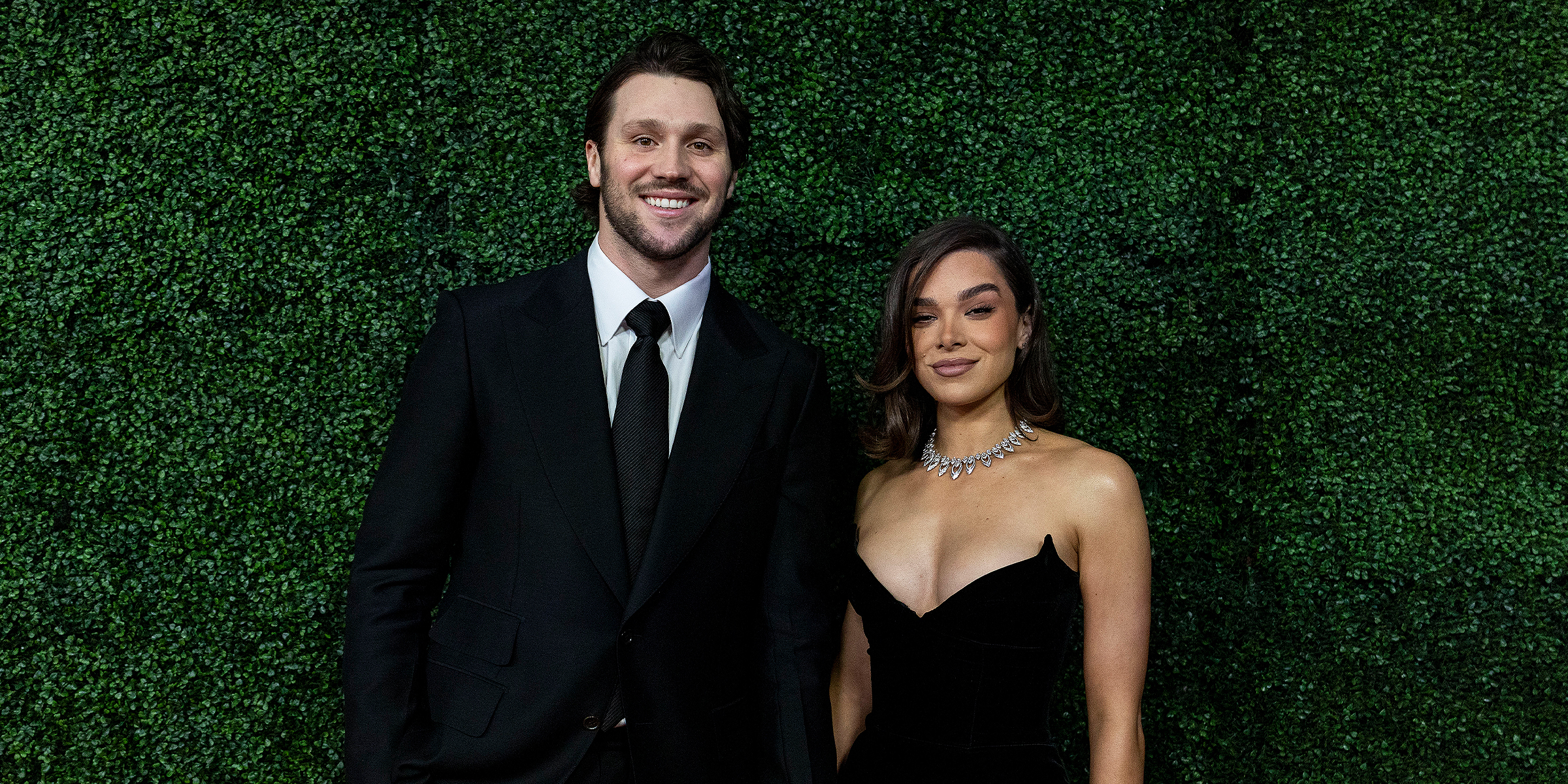 Josh Allen and Hailee Steinfeld | Source: Getty Images