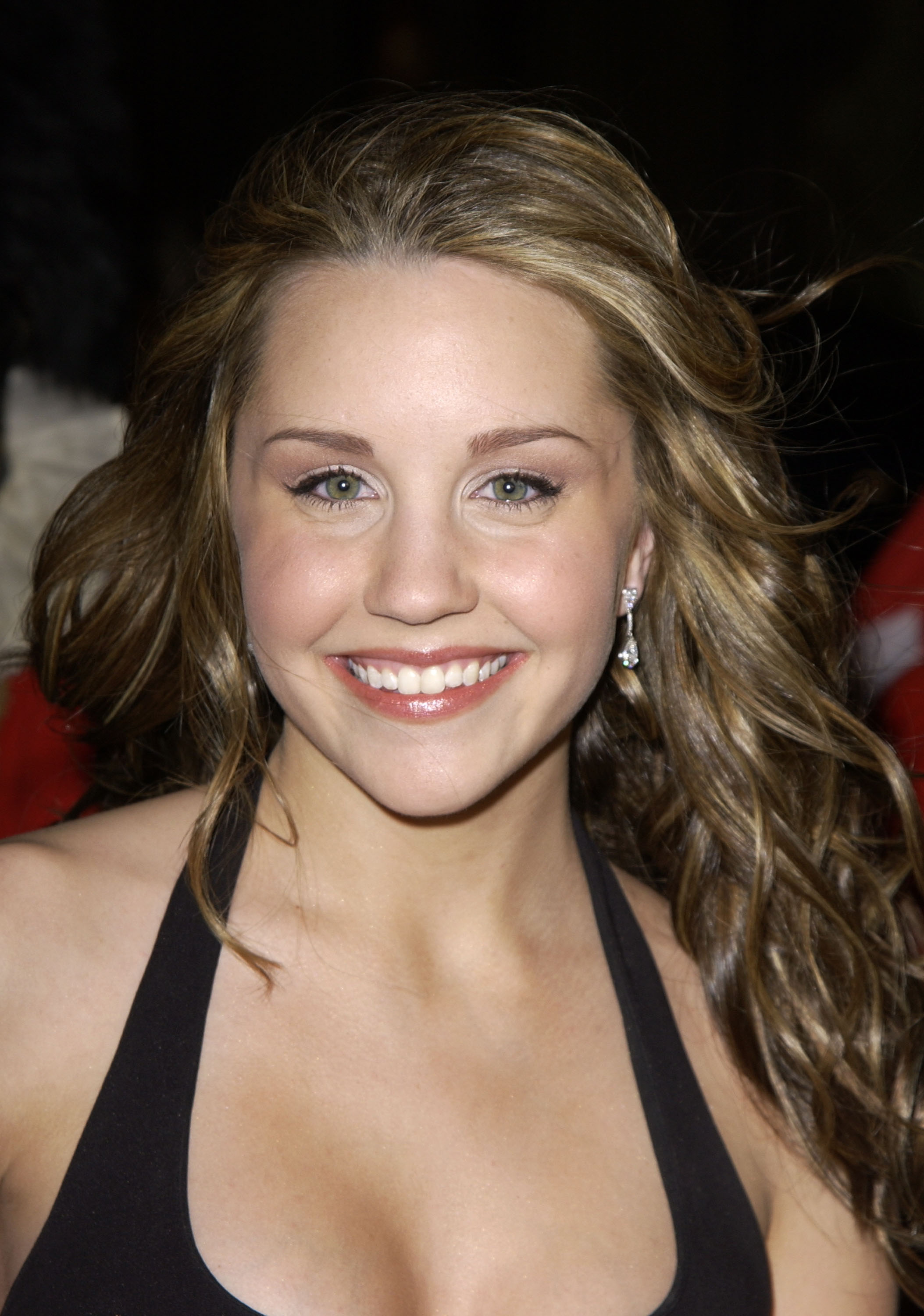 In "What a Girl Wants," Amanda played a teenager searching for her father, portrayed by Colin Firth. The romantic comedy reached American theaters in April 2003. | Source: Getty Images.