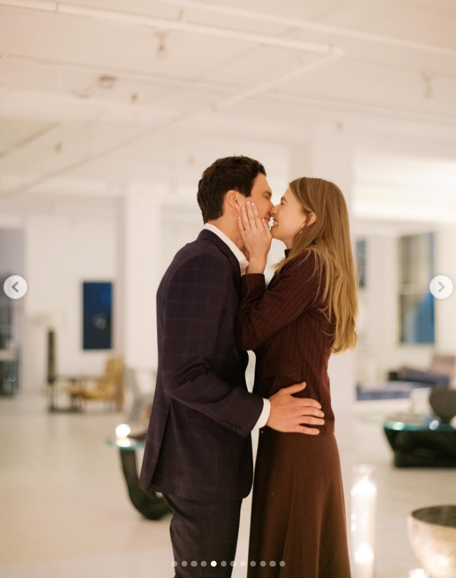 Will Reeve and Amanda Dubin share a kiss during their engagement celebration in New York City | Source: Instagram/amandadubin