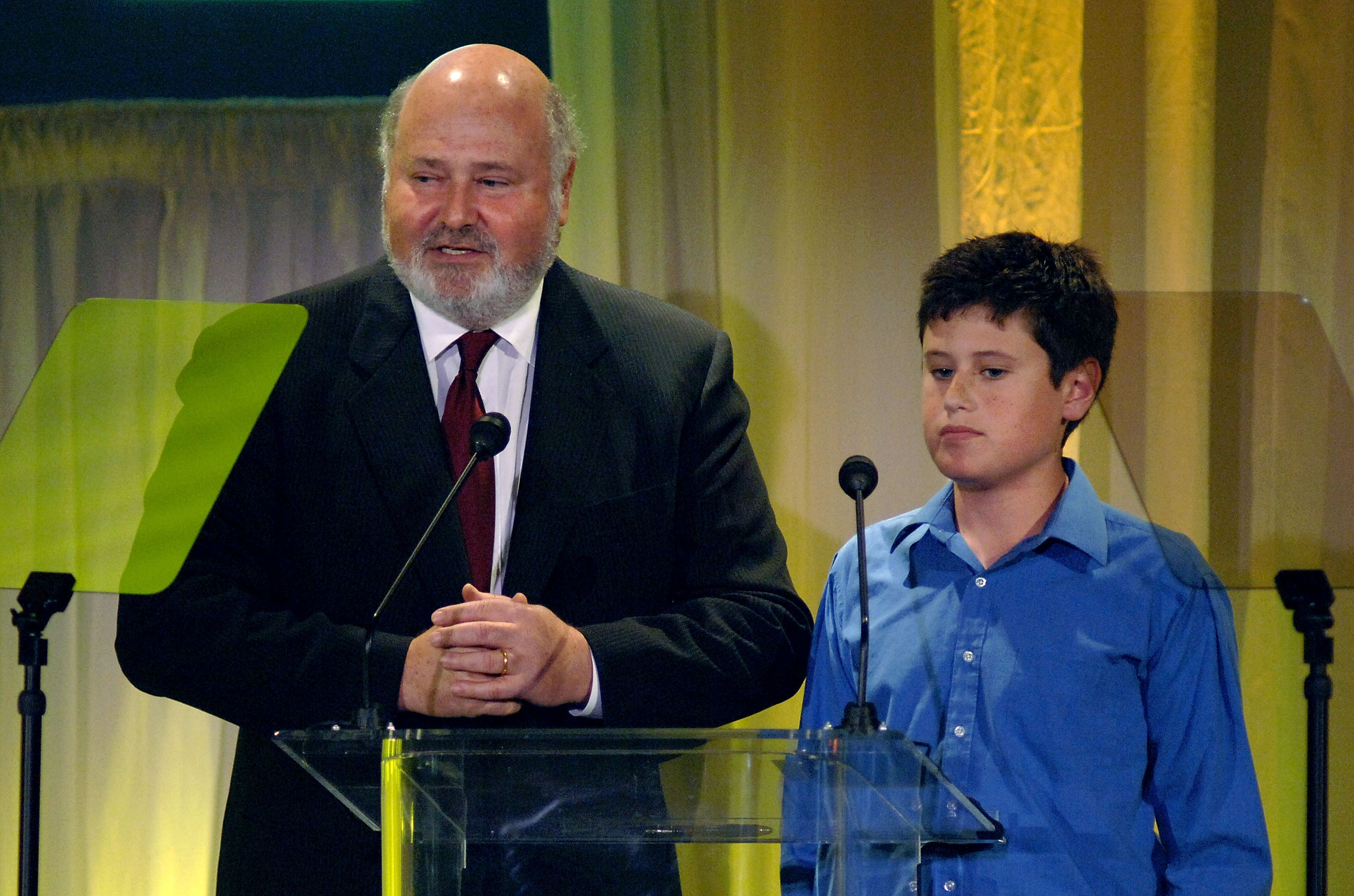 Rob Reiner and a young Jake attend the Environmental Media Awards in Los Angeles on October 19, 2005. | Source: Getty Images