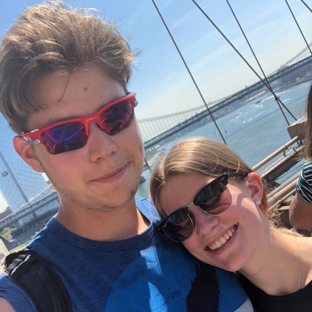 MacKenzie Gunther and a friend take a selfie in front of a bridge | Source: Instagram/mack.gunner