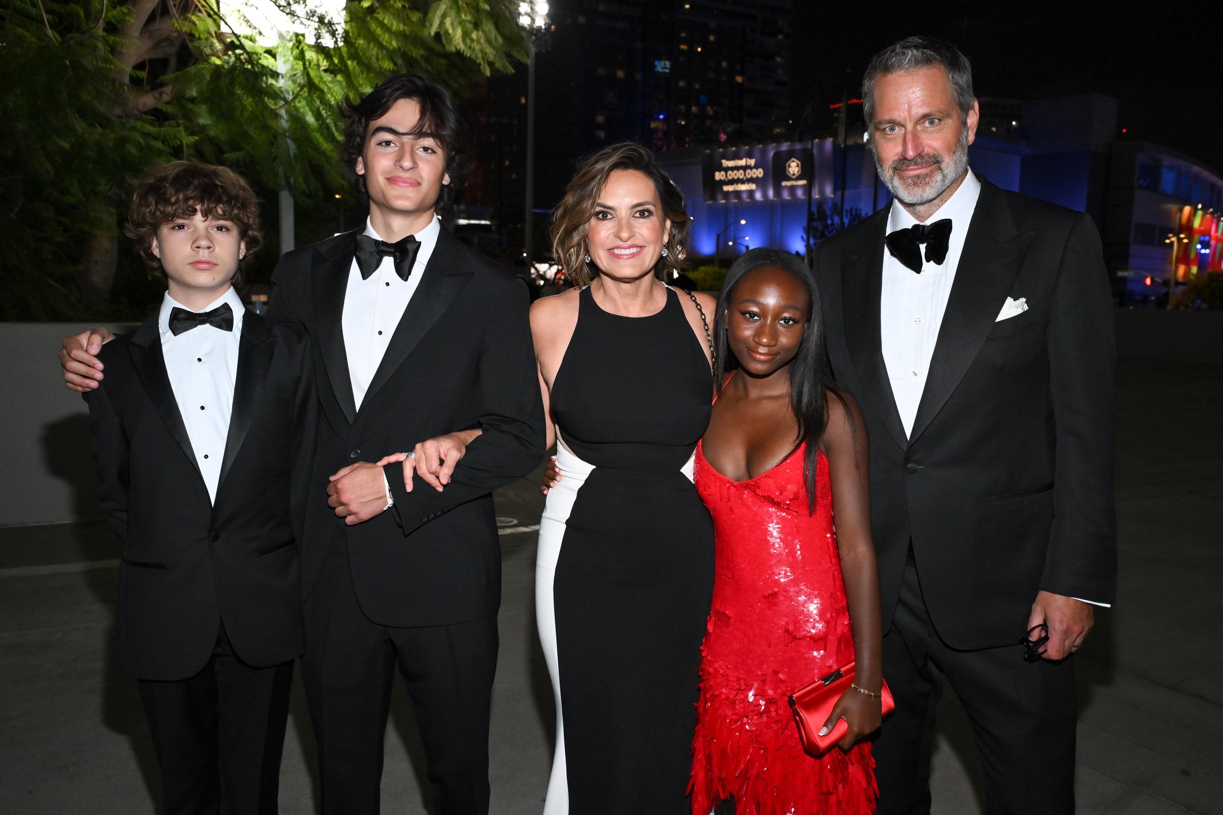 Hargitay's children quickly became part of the online conversation, with fans debating family resemblances and praising the group together. Amaya's red gown drew particularly strong reactions, ranging from admiration to criticism over its styling.