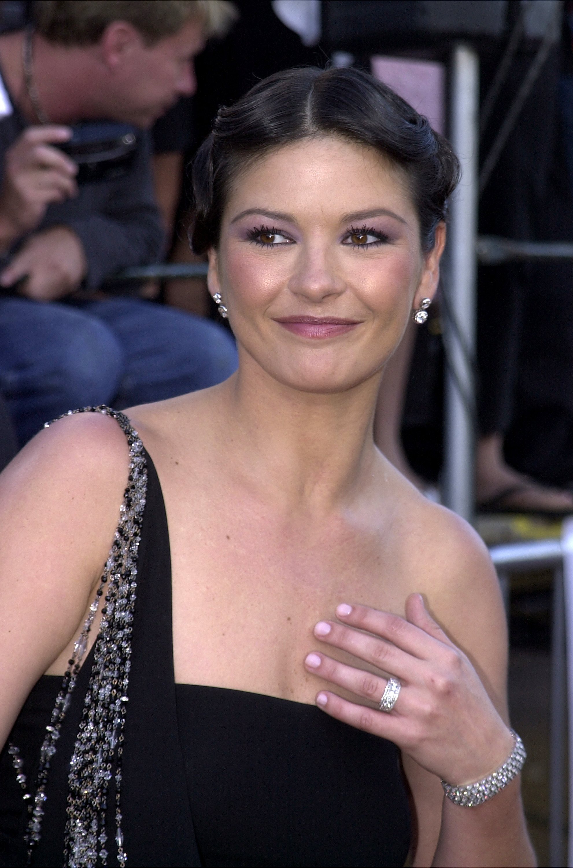 In the same television interview, Catherine revealed that she noticed a childhood tracheotomy scar, a broken nose, and visible facial capillaries when examining her reflection. | Source: Getty Images