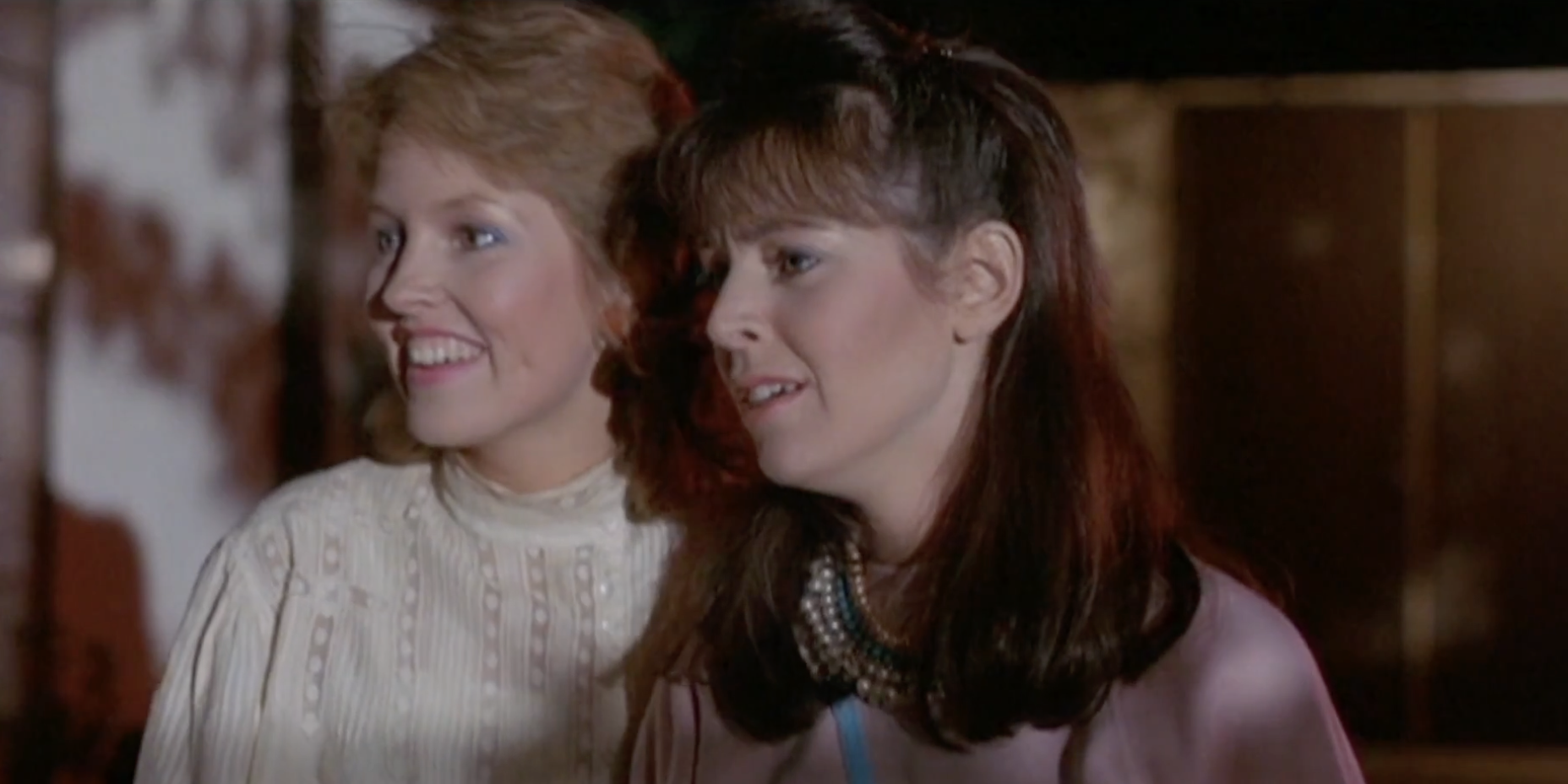The popular girl from "Valley Girl" was once a shy pre-teen, who couldn't even present a book report in front of her class. | Source: YouTube/Movieclips