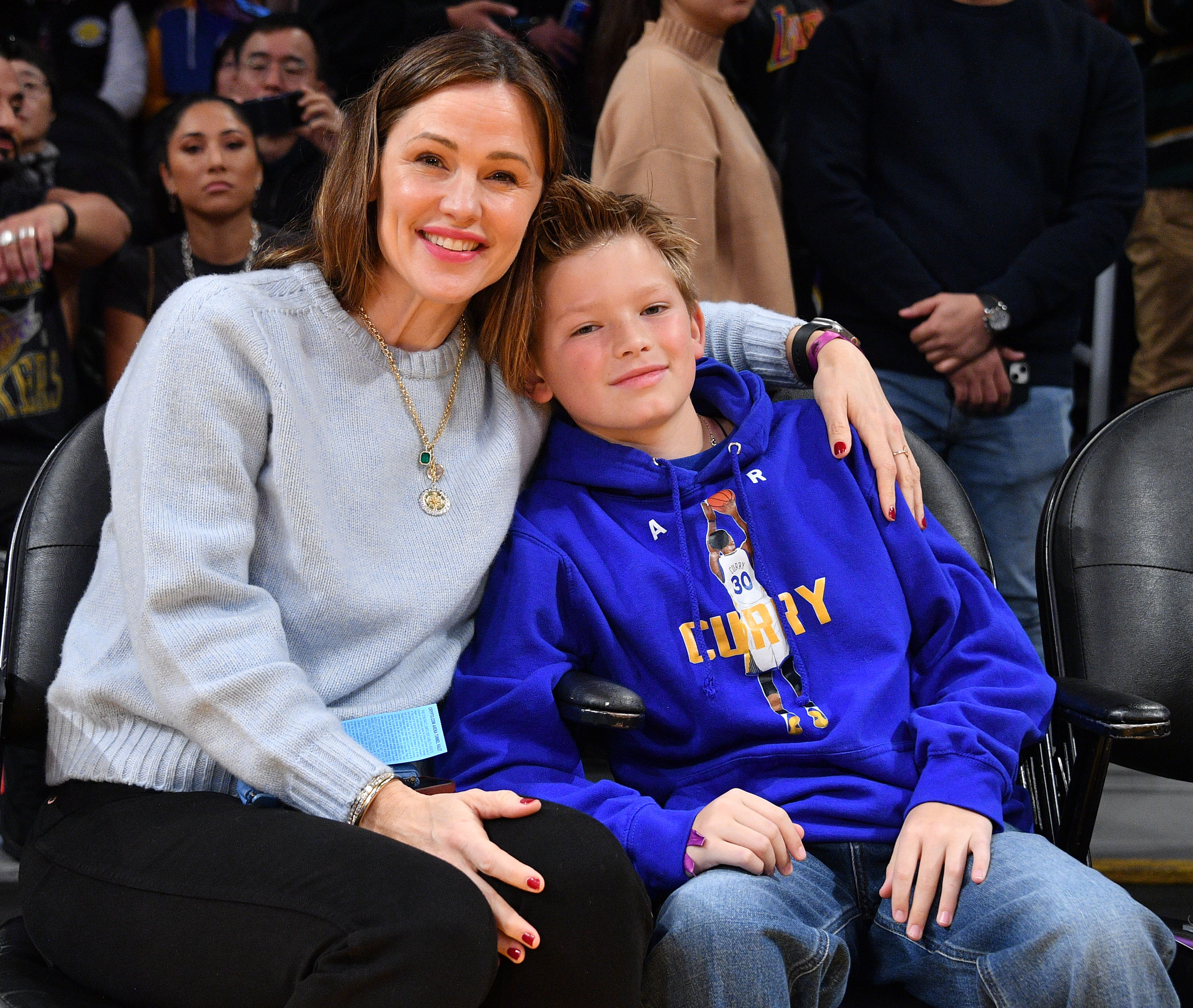 Jennifer Garner and her son, Samuel Garner Affleck, attend a basketball game at Crypto.com Arena on March 5, 2023, in Los Angeles, California | Source: Getty Images