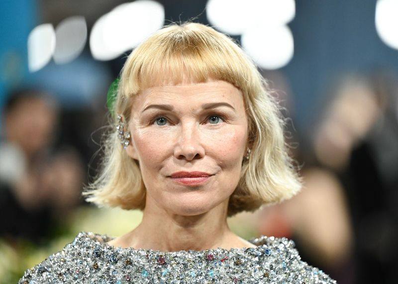 Pamela Anderson reimagined with slightly thicker eyebrows through AI | Source: Google Nano Banana