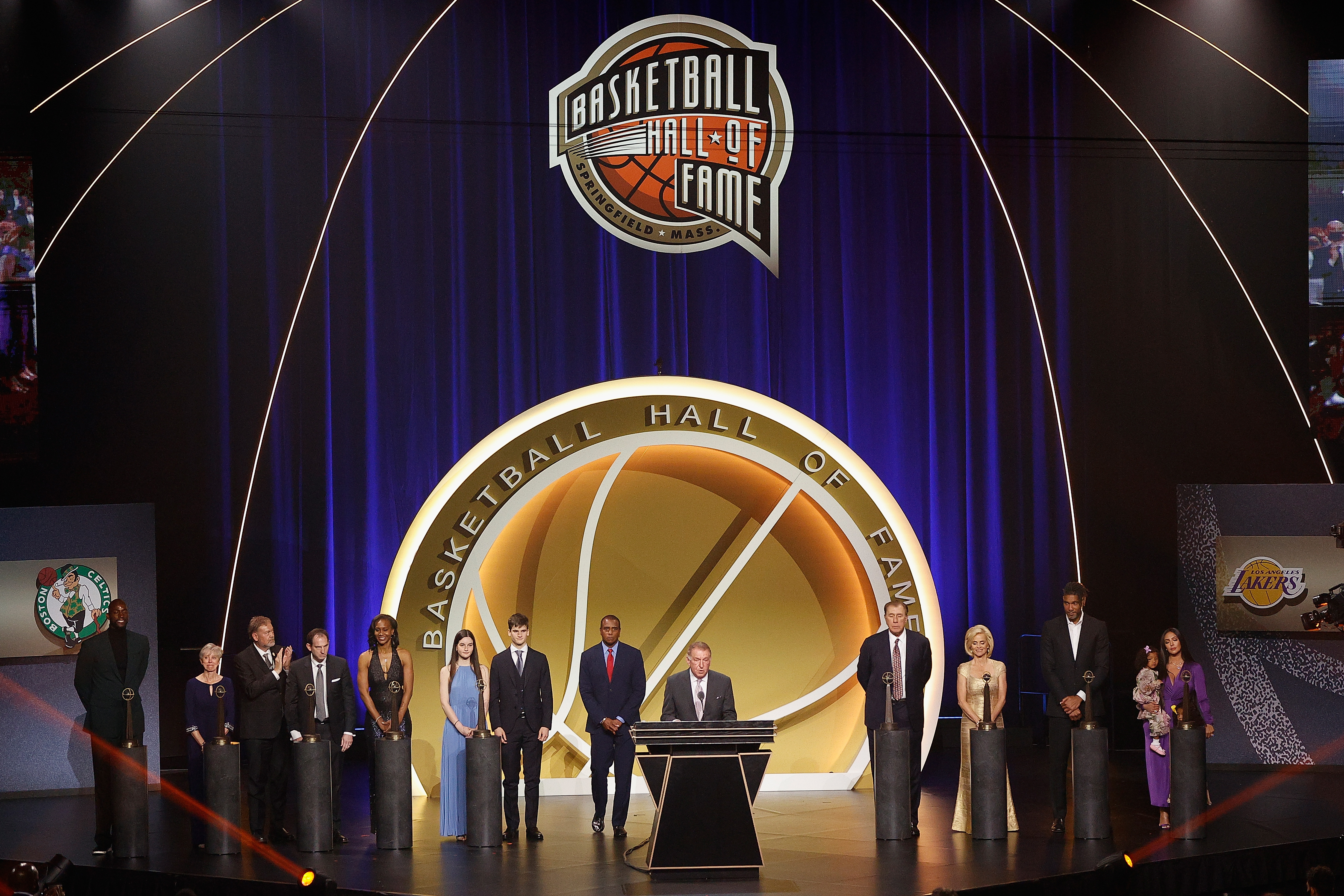 Kobe's Hall of Fame induction was postponed until May 2021 because of the pandemic, bringing the ceremony onto the same weekend as Natalia's senior prom. | Source: Getty Images