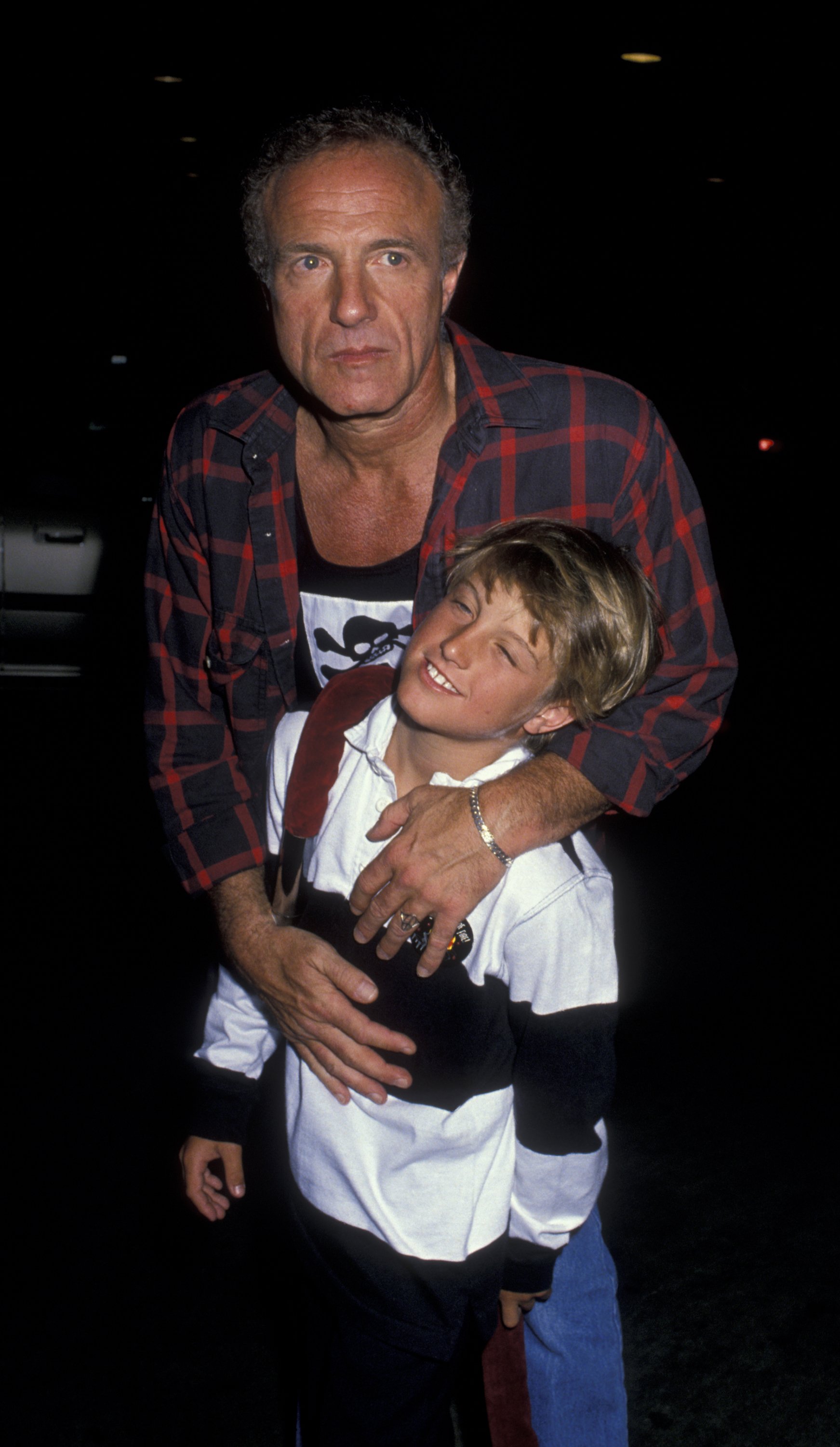 Actor James Caan and Scott Caan attend the birthday party for Greg Gorman on June 29, 1989 at Tramp's in Beverly Hills, California. | Source: Getty Images