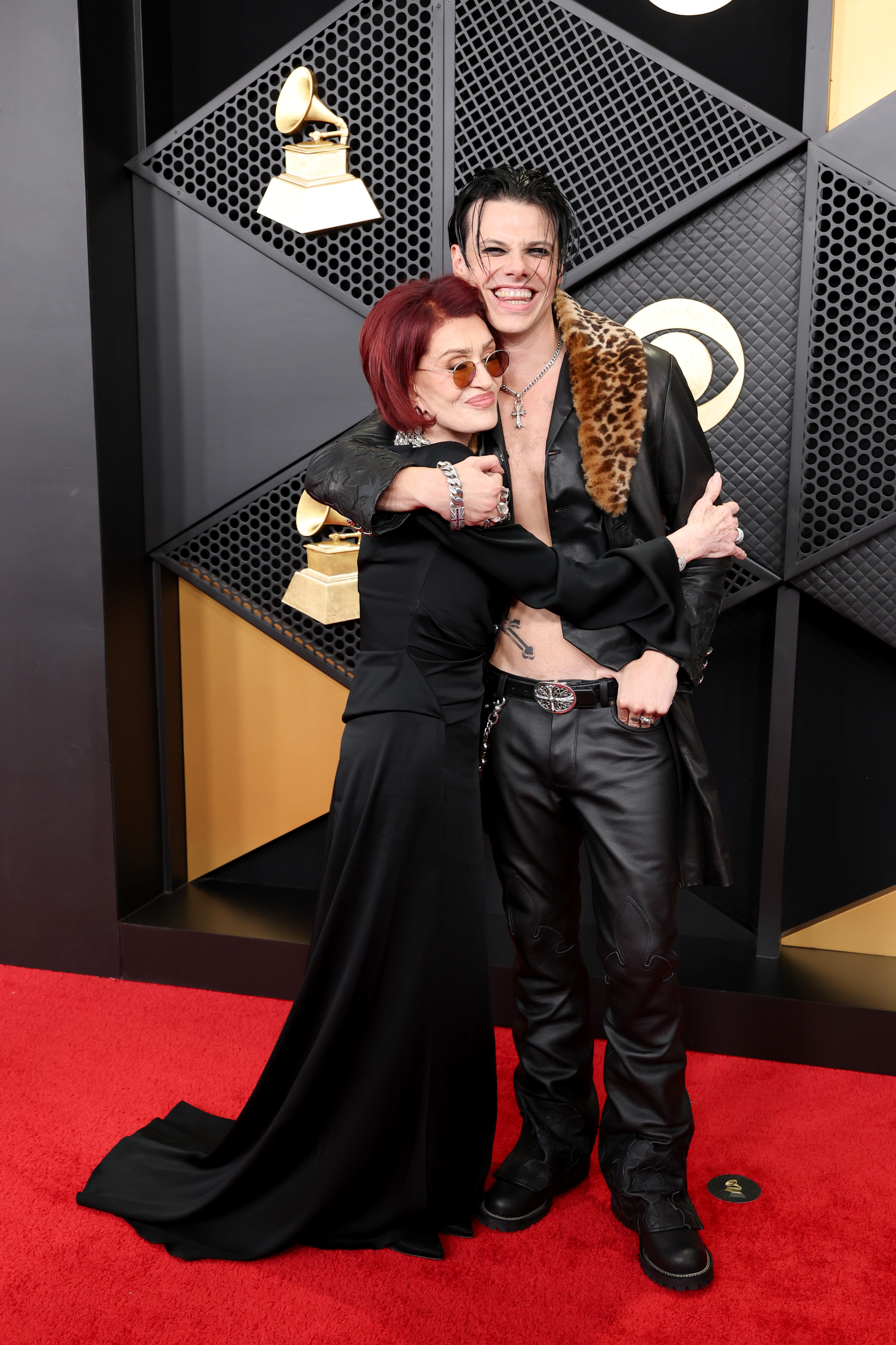 Sharon Osbourne and Yungblud appear together along the red carpet | Source: Getty
