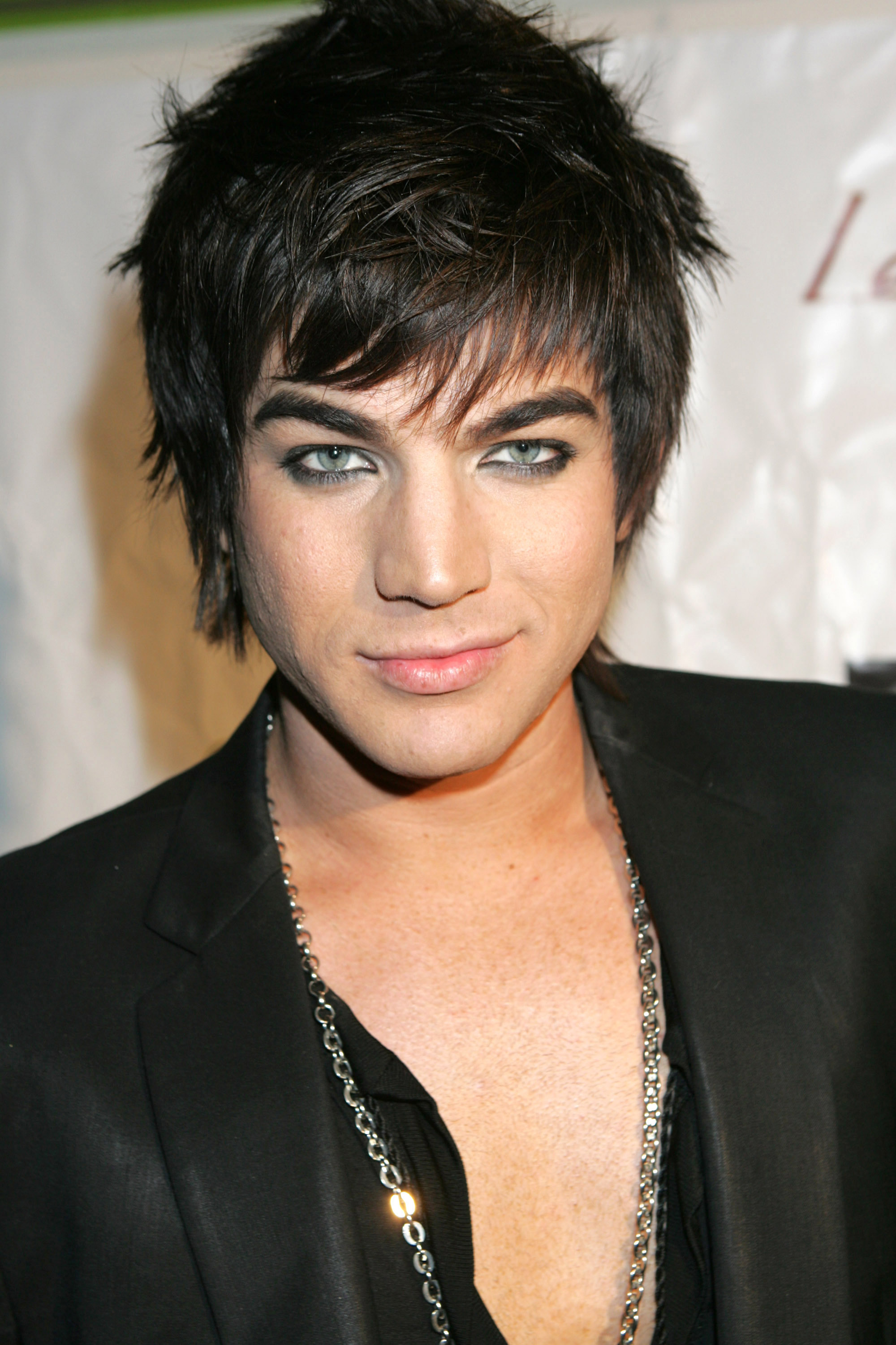 Adam Lambert at "Gina Starbuck and Art for Life Present the cast of 'Wicked'" in support of The American Cancer Society in 2007. | Source: Getty Images