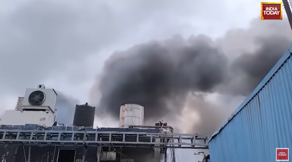 Thick smoke billows from the Sigachi Industries plant after a deadly explosion in Telangana, India, posted on July 1, 2025 | Source: YouTube/India Today