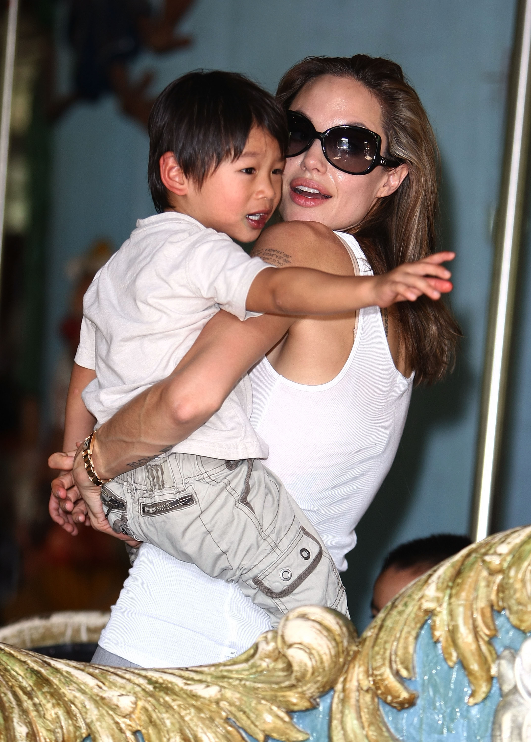Angelina Jolie and Pax Jolie-Pitt visit the Central Park Carousel on August 25, 2007 | Source: Getty Images