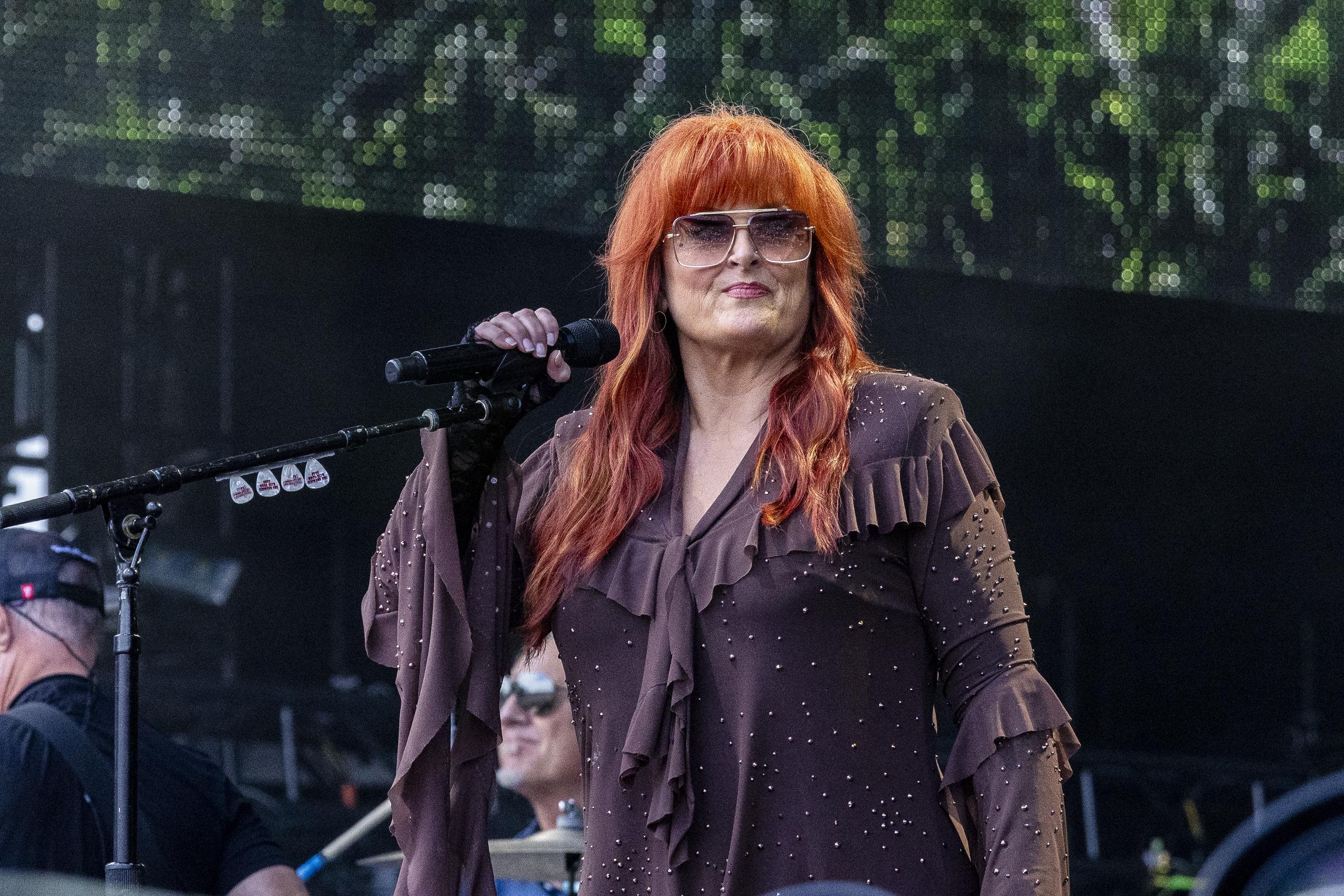 Wynonna performed during Farm Aid 40 at Huntington Bank Stadium in Minneapolis on September 20, 2025. The concert captured another stage of the visible weight change documented across her appearances from 2024 onward.