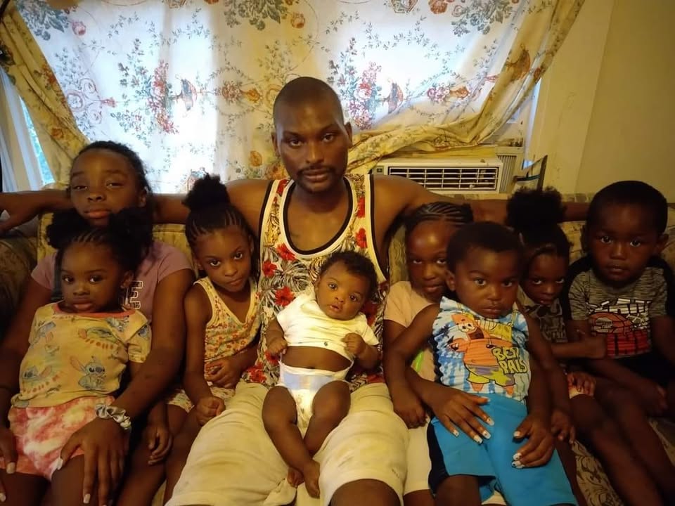 Shamar Elkins seen with his children in a post dated June 20, 2023 | Source: Facebook/shamar.elkins