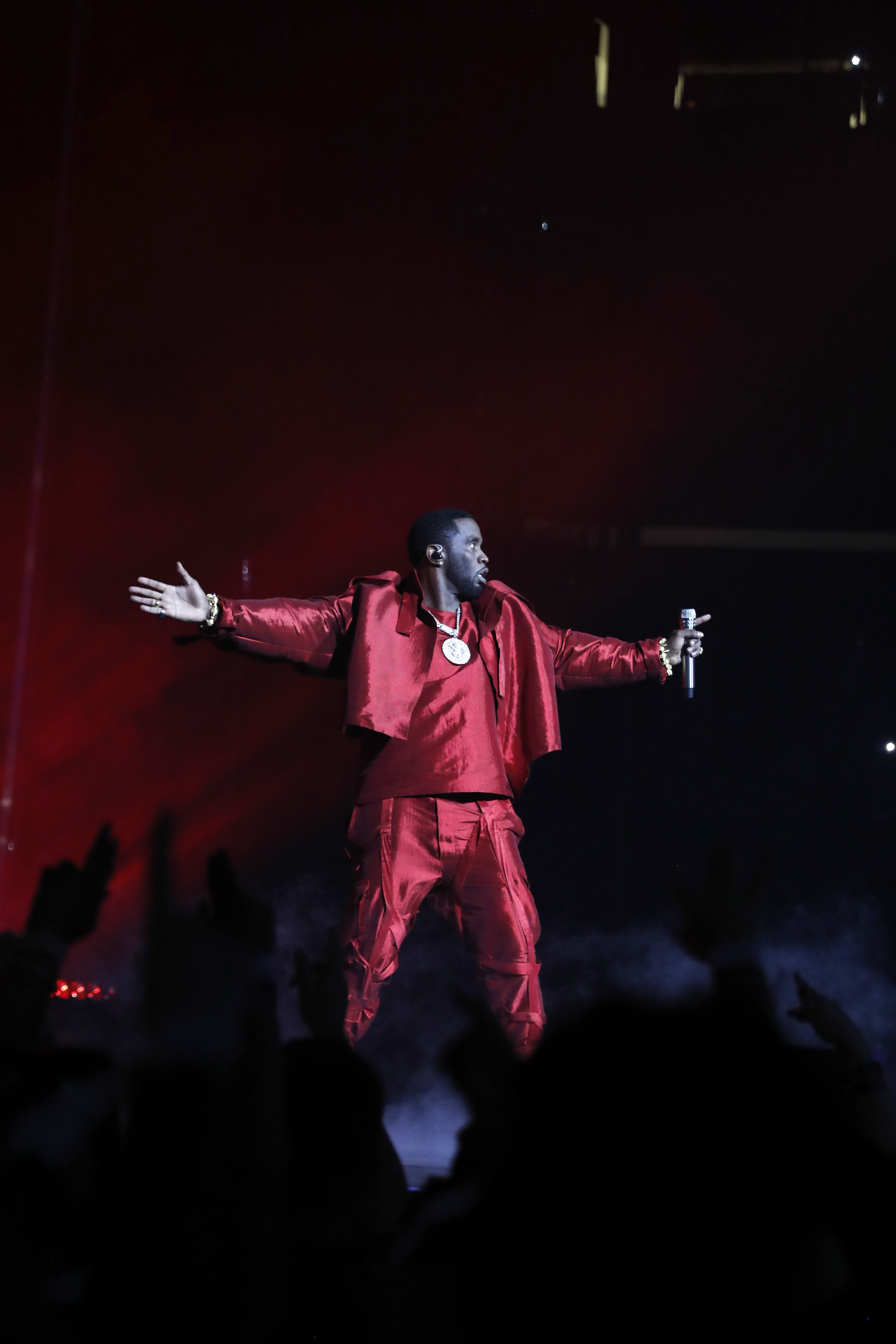 Combs was accustomed to living like a music mogul, and according to former inmates, he reportedly continued enjoying VIP treatment even behind bars, with fellow prisoners catering to his daily needs. | Source: Getty Images