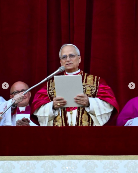 Pope Leo delivering his Urbi et Orbi blessing. | Source: Instagram/vaticannews