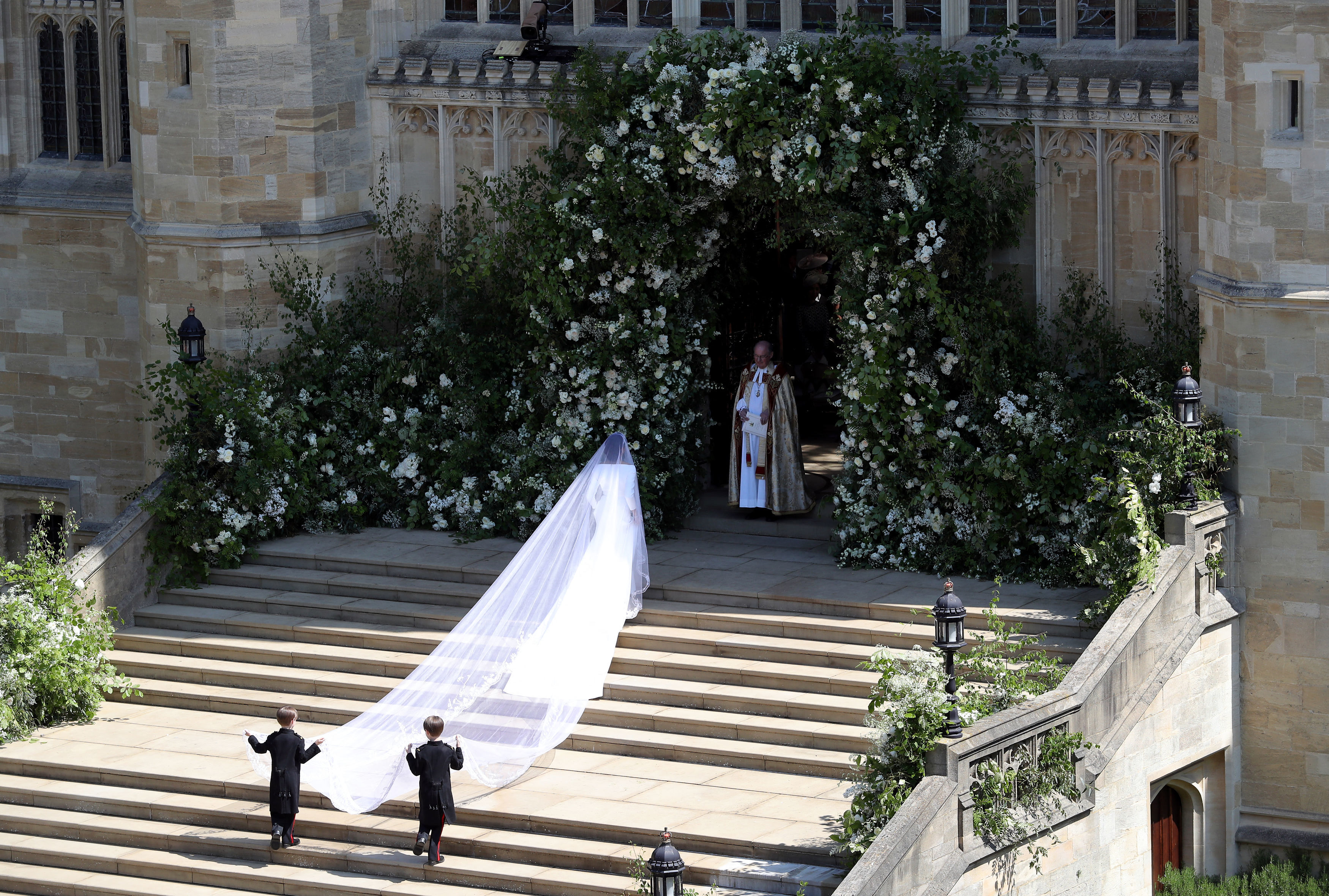 Meghan chose not to have a maid of honor at her wedding. Instead, her bridal party included six bridesmaids and four pageboys, among them Prince George and Princess Charlotte, who helped make the ceremony a family occasion. | Source: Getty Images.