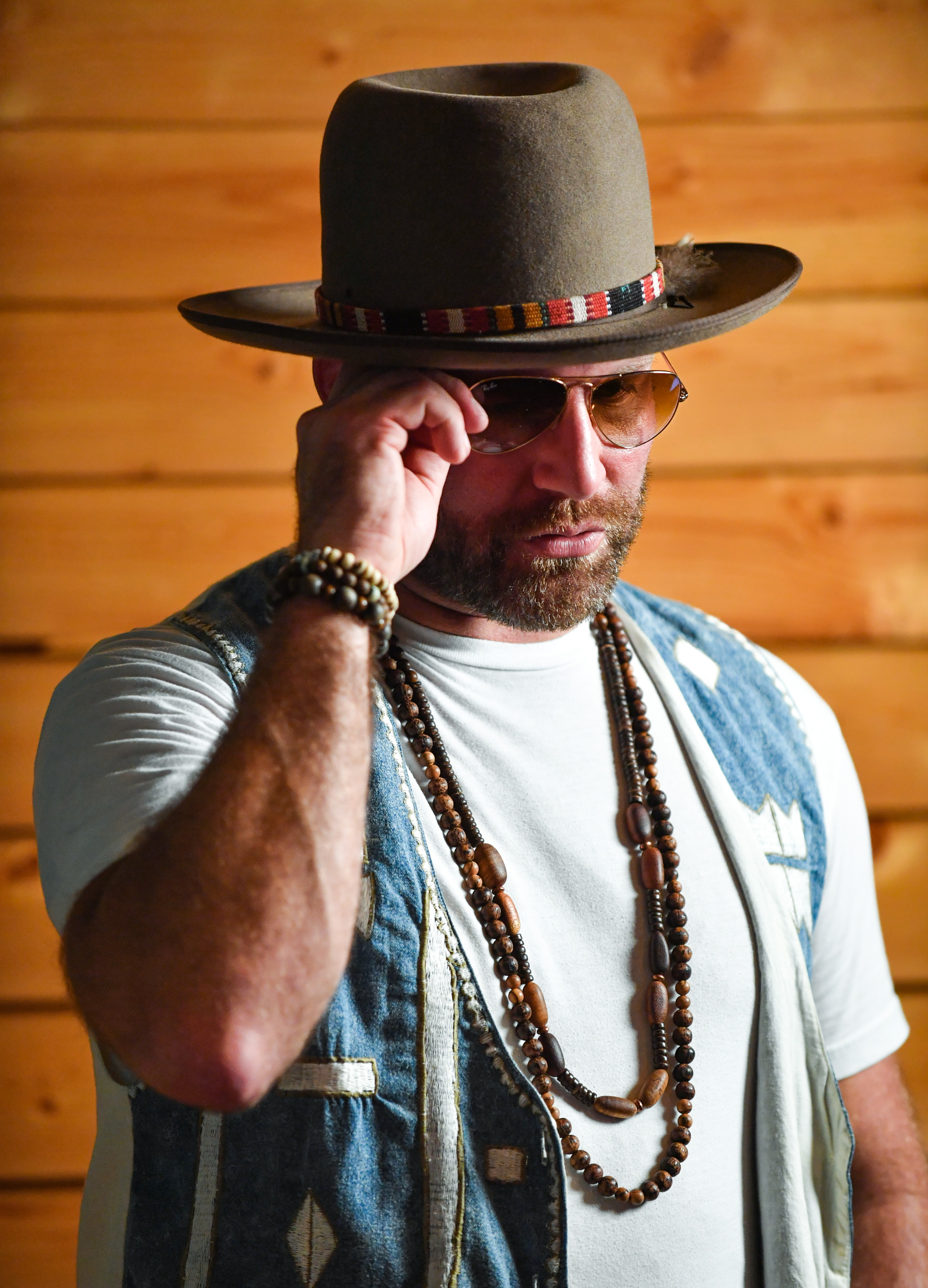 Drake White is at SiriusXM's The Music Row Happy Hour Live On The Highway From Margaritaville in Nashville, Tennessee  on June 11, 2022 | Source: Getty Images