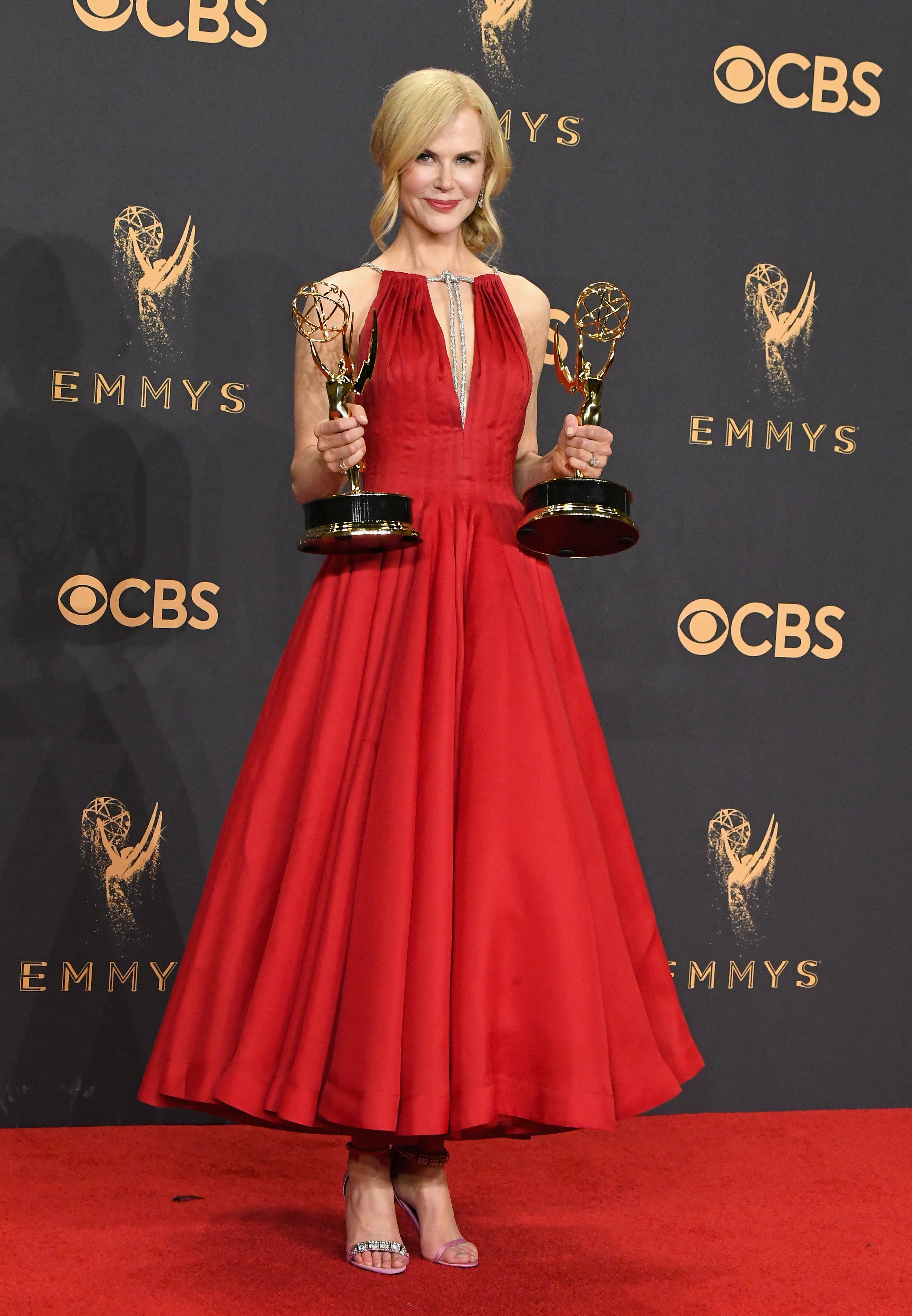 Kidman posed in the press room after her victories for "Big Little Lies." Holding two Emmy statuettes, she ended the night with recognition for both her acting and producing work. | Source: Getty Images