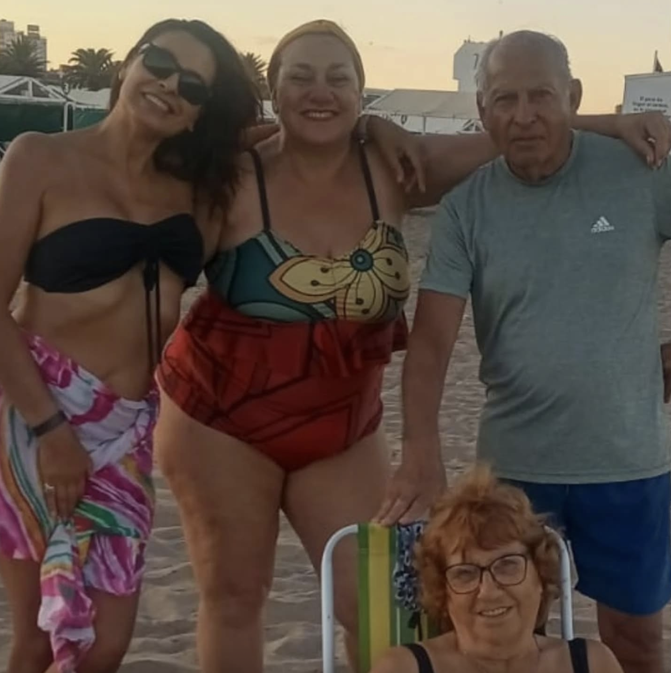 Laura Fernanda Leguizamón is seen with her family in a photo shared on March 1, 2025 | Source: Facebook/laura.leguizamon.1044