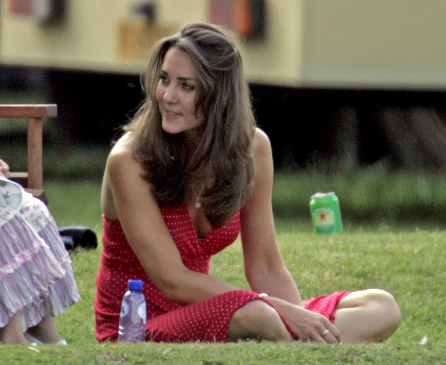 Kate Middleton watches Prince William compete in the Chakravarty Cup charity polo match at Ham Polo Club on June 17, 2006, in Richmond, England | Source: Getty Images