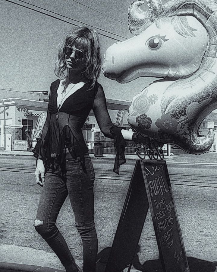Even in her later personal photos, Daveigh sometimes kept a playful edge. The contrast between whimsy and hardship makes this part of her story especially bittersweet. | Source: Instagram/daveighc