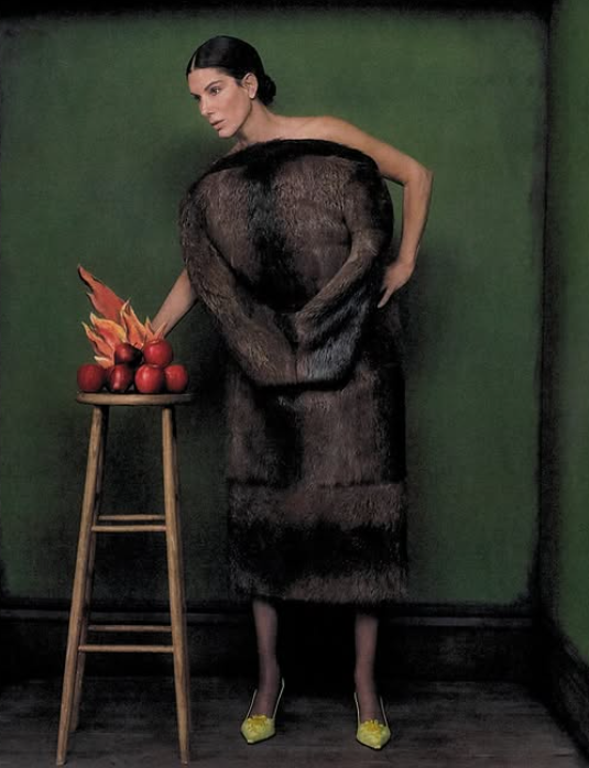 Sandra Bullock embraced a dramatic look in a striking portrait from an earlier chapter of her career, long before motherhood would reshape the way she approached life in the public eye. | Source: Instagram/sandrabullock