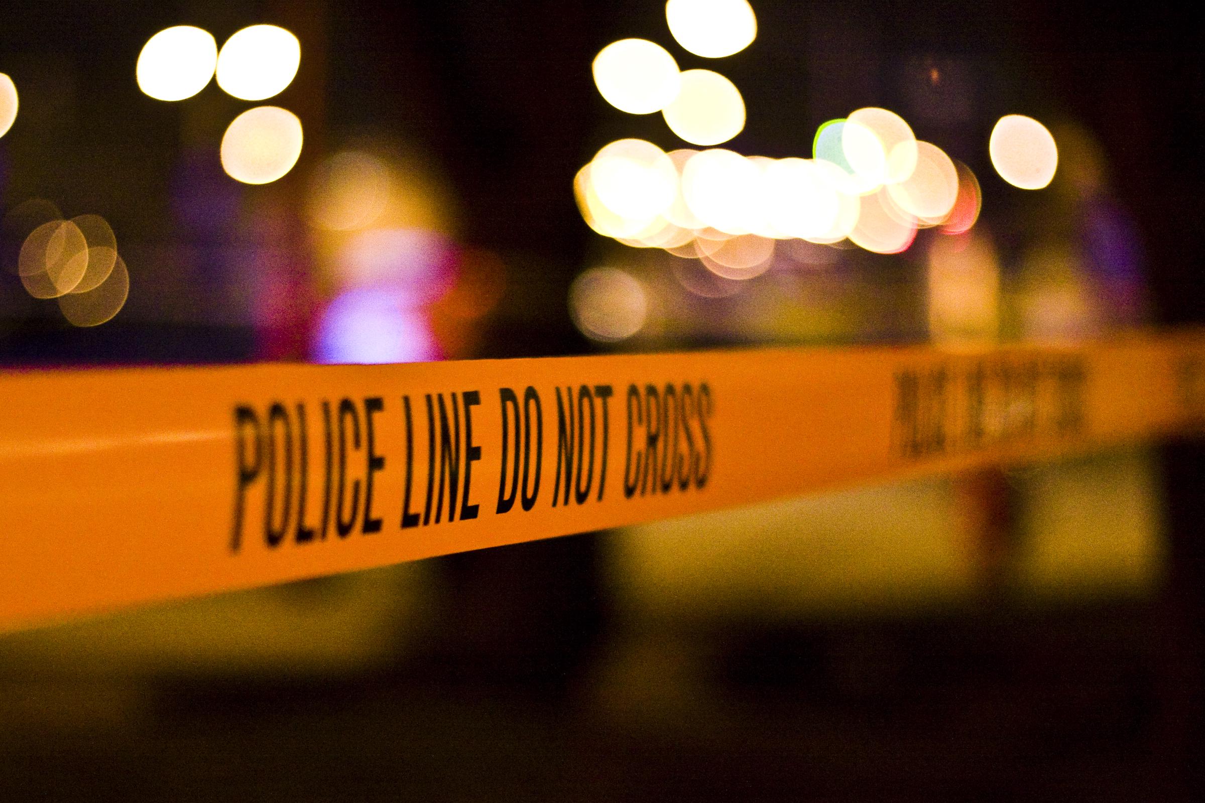Police line set around a crime scene. | Source: Wikimedia Commons