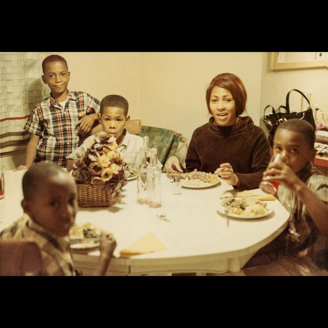 Tina Turner poses with her four sons, dated May 25, 2023 | Source: Instagram/thebeatleschildren