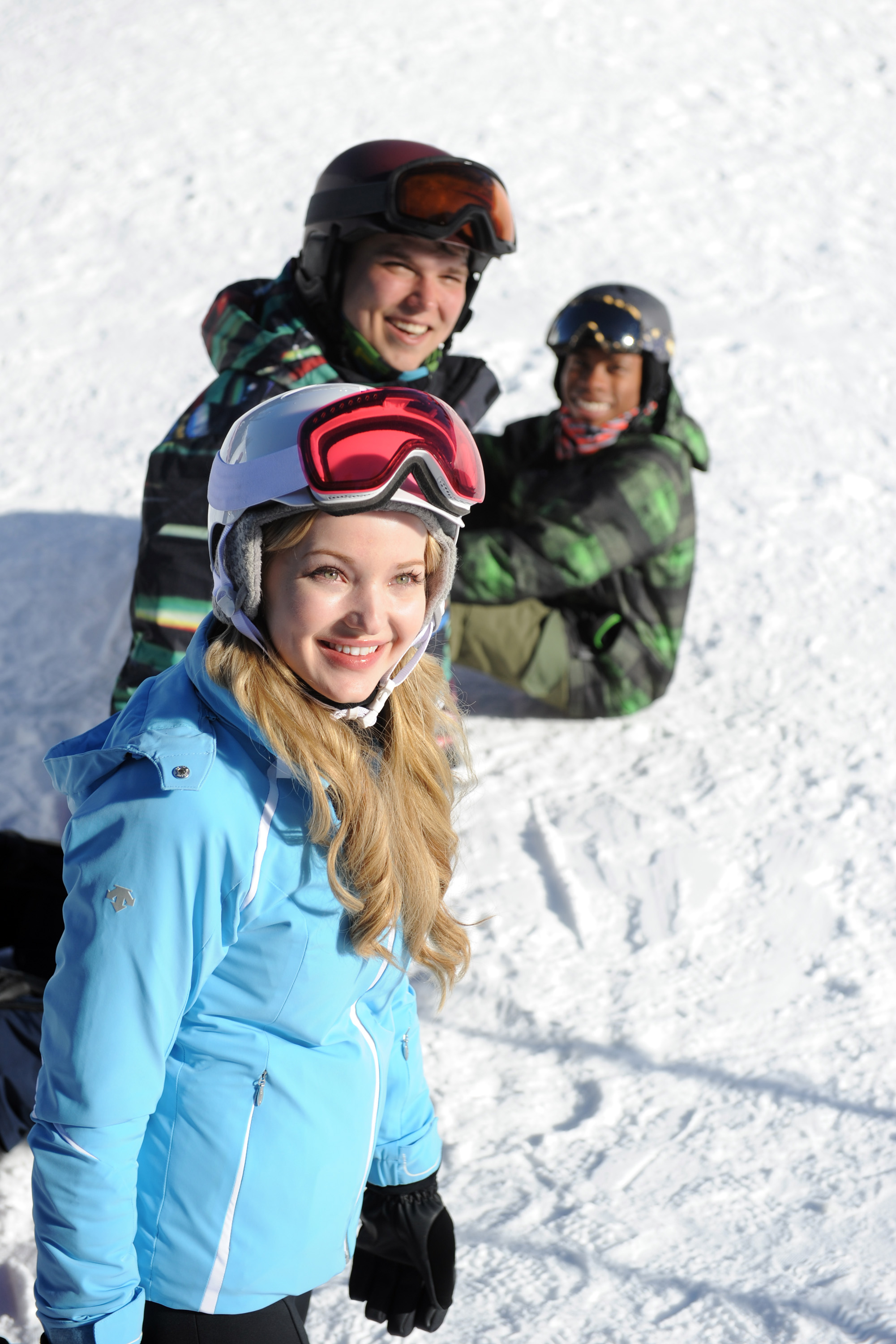 Dove Cameron on the set of "Cloud 9" in 2013. | Source: Getty Images