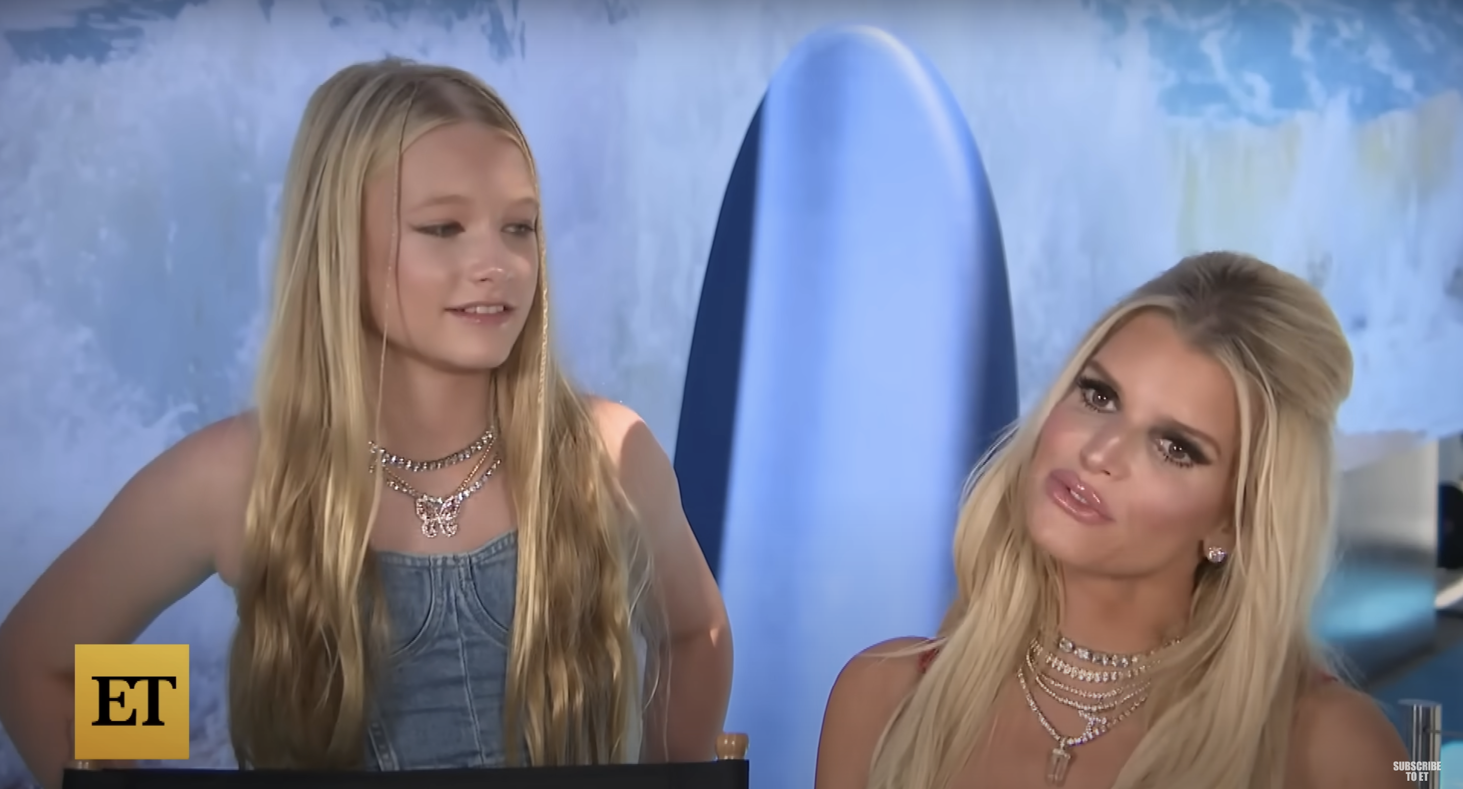 Jessica Simpson and her daughter Maxwell are pictured in a video dated August 26, 2023 | Source: YouTube/EntertainmentTonight