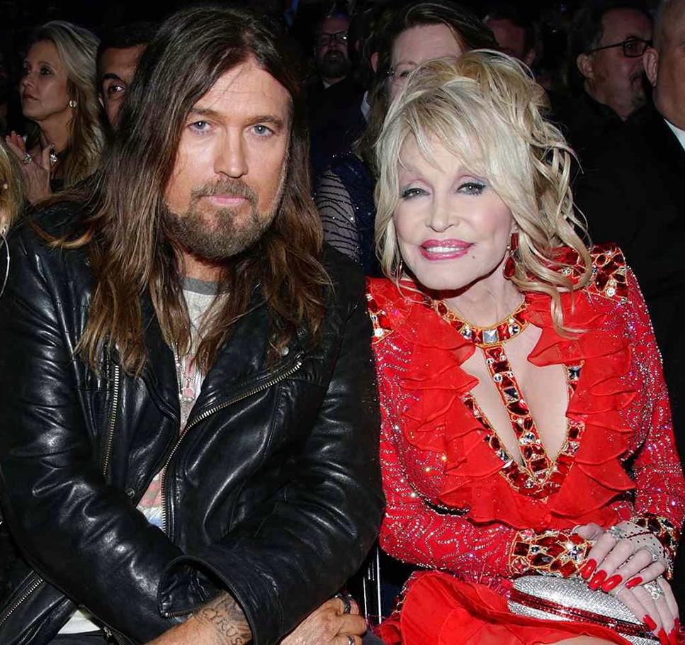 Cyrus said Parton had recently sent him a heartfelt message telling him she loved him "with her whole heart." In his tribute, he said he would always love her in exactly the same way. | Source: Instagram/billyraycyrus