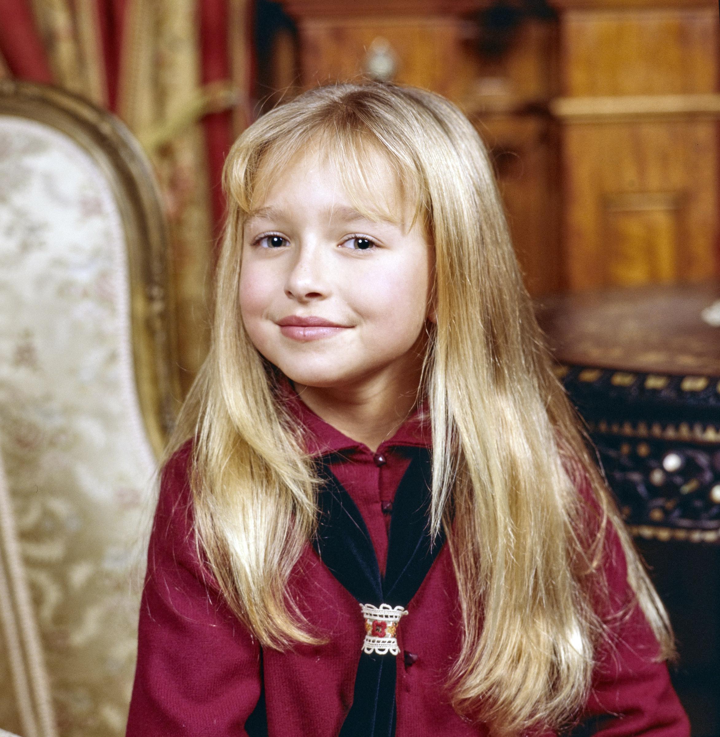 Hayden Panettiere's mother always preferred her to maintain a traditionally feminine appearance. In this photo, she is pictured as Young Doris Duke in the CBS made-for-TV miniseries "Too Rich: The Secret Life of Doris Duke" originally broadcast on February 21, 1999. | Source: Getty Images