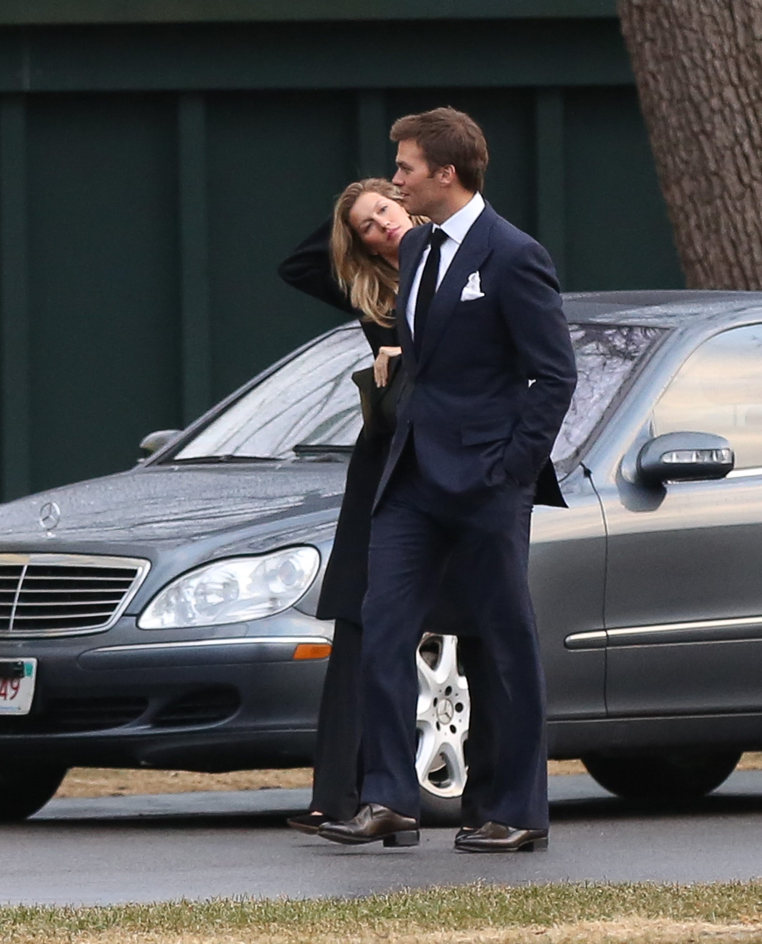 Brady and Bündchen began dating in 2006 and married in 2009, years before their relationship became one of the most recognizable celebrity partnerships in the world. The later accounts suggest, however, that disagreements about football, family life, and priorities had been developing long before their split became public. | Source: Getty Images