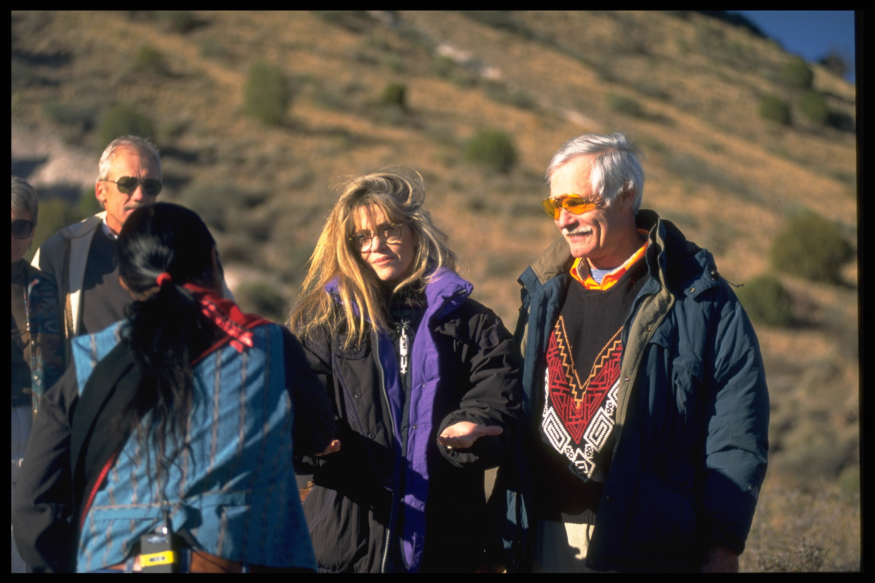 Jane Fonda and Ted Turner take part in an Indian ceremony in 1998 | Source: Getty Images