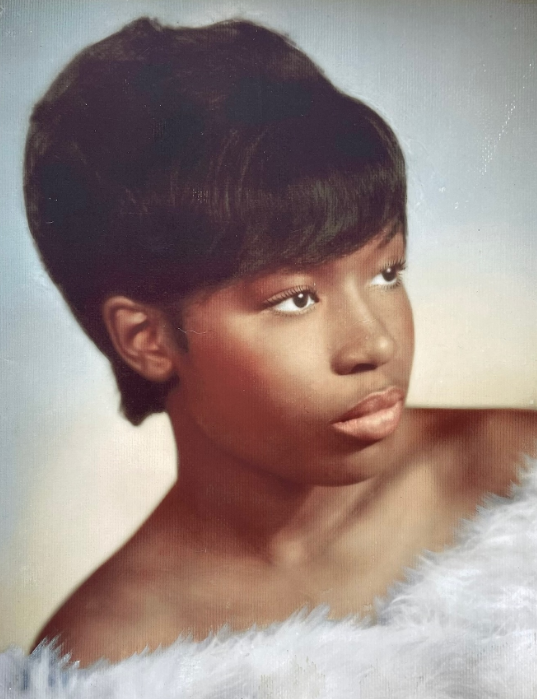 The actress' mother poses for a glamour portrait | Source: Instagram/iamjhud