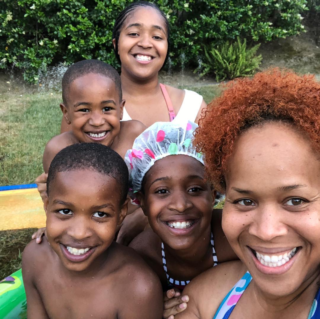 Tina Campbell with her children seen in a post dated May 29, 2018 | Source: Instagram/teddyandtina