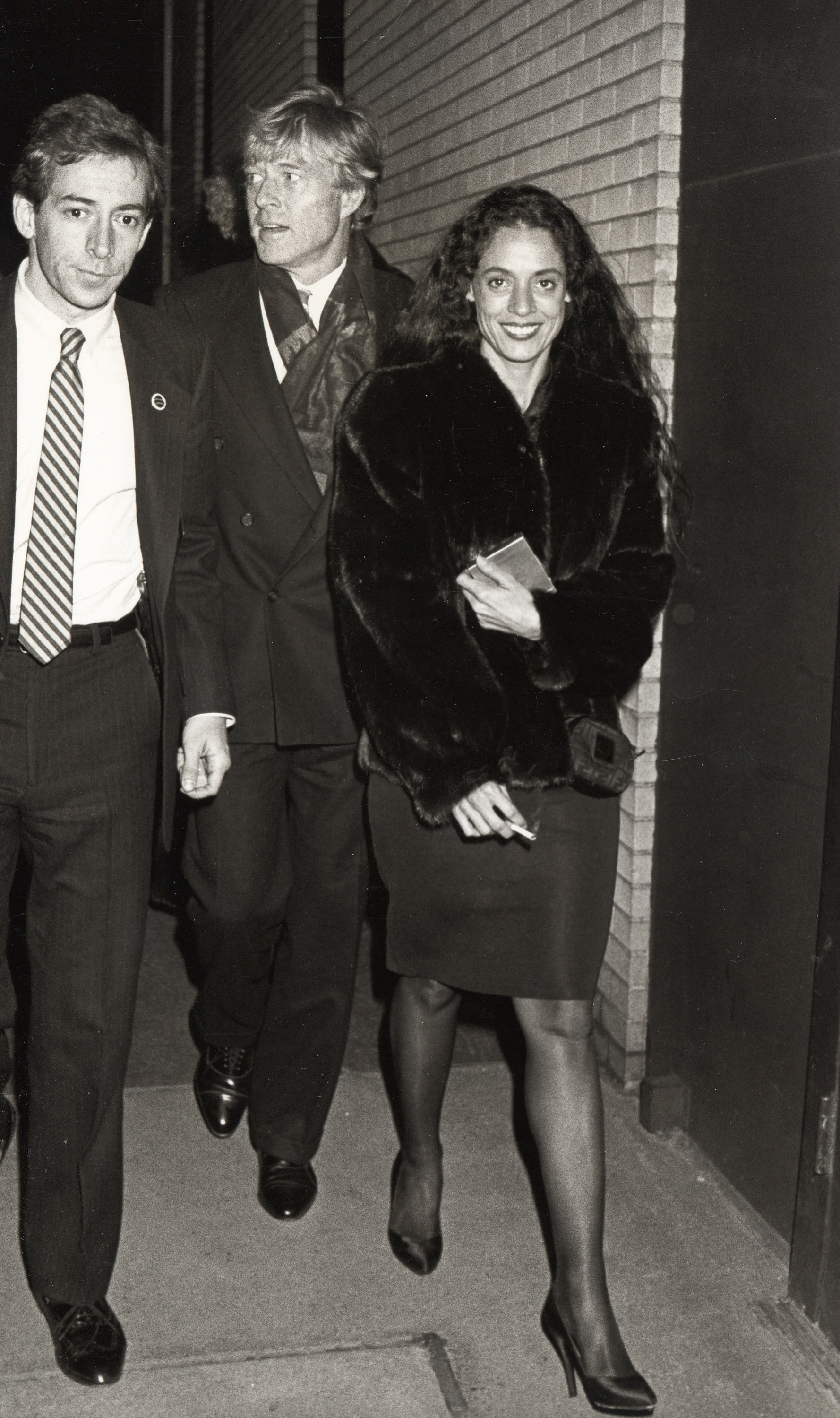 Robert Redford and Sonia Braga at "The Milagro Beanfield War" premiere in New York in 1988. | Source: Getty Images