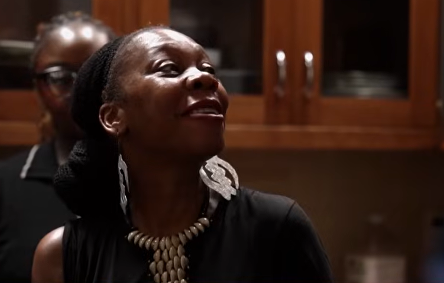 Mandisa Glover reflects on the first subtle changes she noticed in her father's remarkable memory—moments that would eventually lead the family to seek answers about his health. | Source: YouTube/TODAY