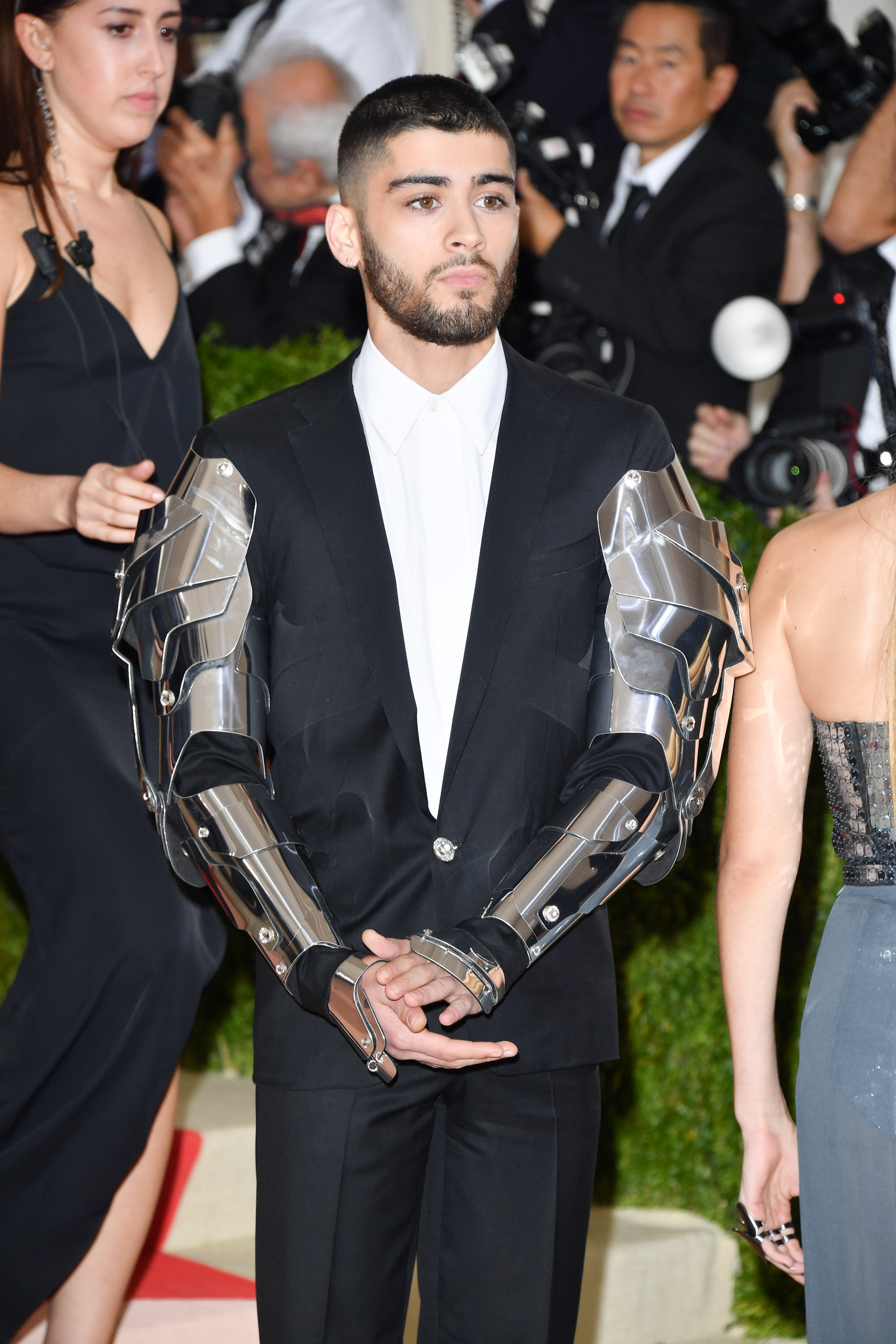 Zayn Malik attends the Met Gala celebrating the "Manus x Machina: Fashion in an Age of Technology" on May 2, 2016 | Source: Getty Images