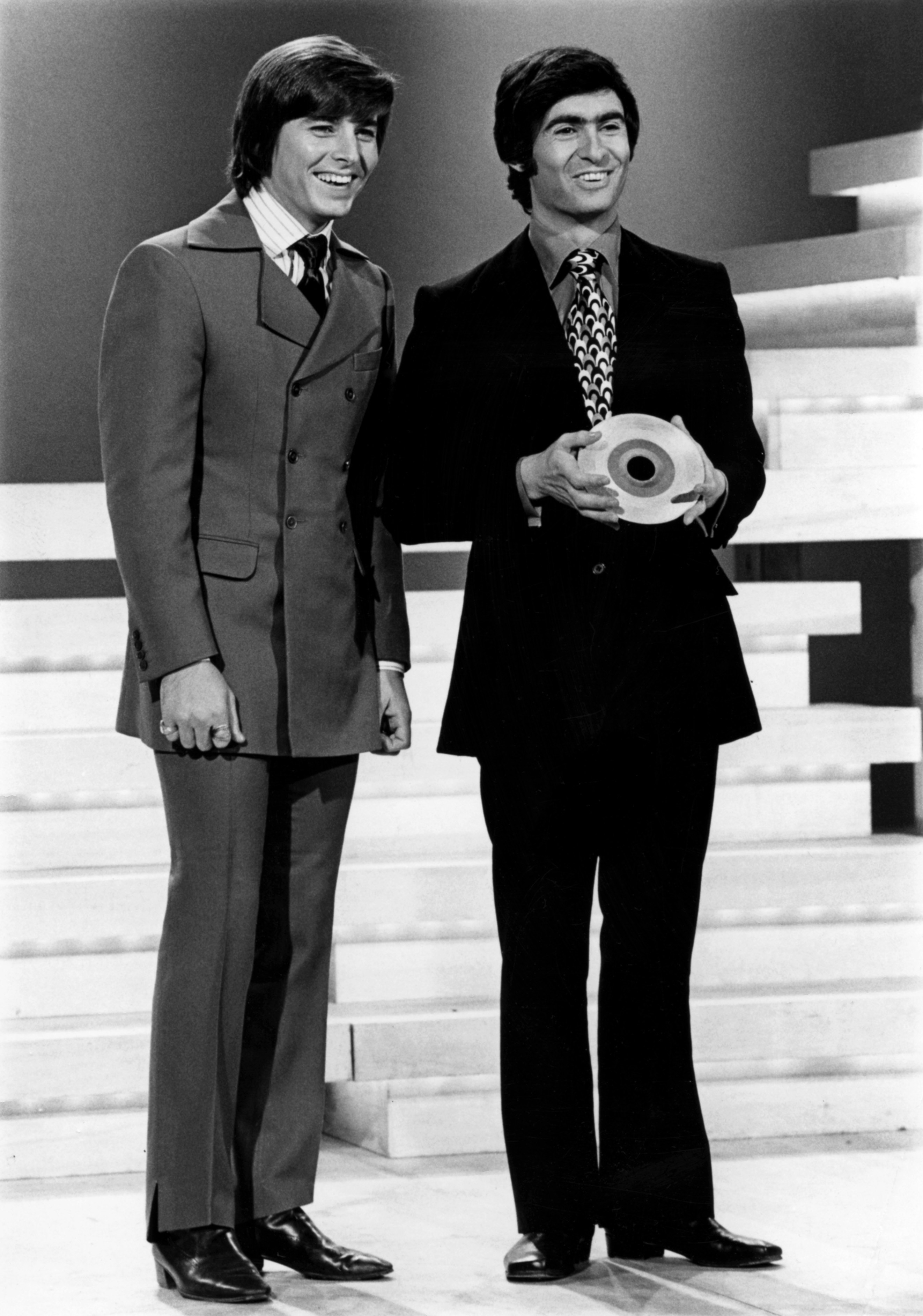 Canadian comedian, actor, writer, director, and author David Steinberg introducing teen idol Bobby Sherman on ABC TV show "Music Scene" in 1969 in Los Angeles, California. | Source: Getty Images