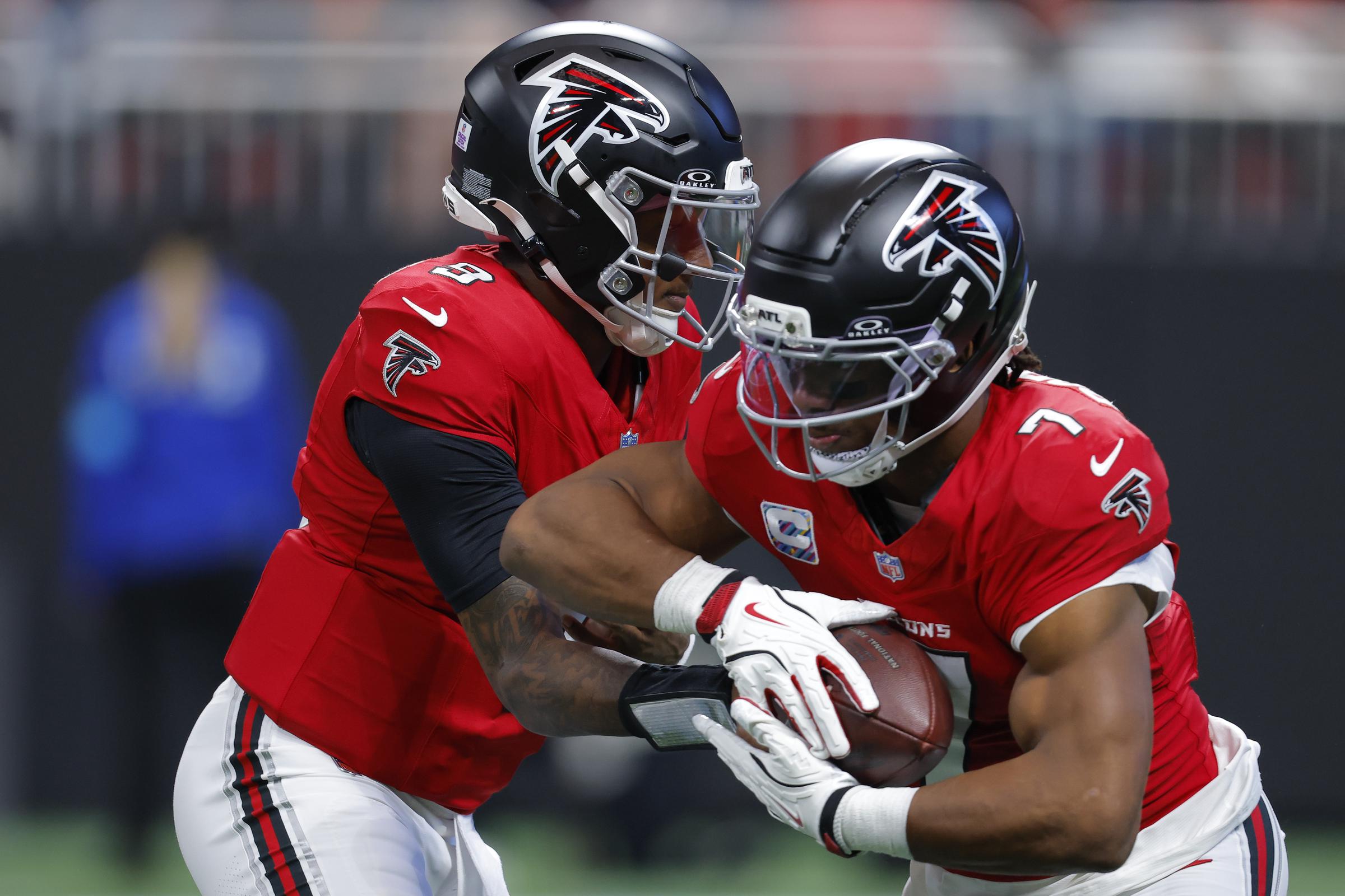 Chicago Bears quarterback Caleb Williams played against the Atlanta Falcons at Mercedes-Benz Stadium in Atlanta that Sunday, with Todd Kirkland photographing the second-quarter action. | Source: Getty Images.